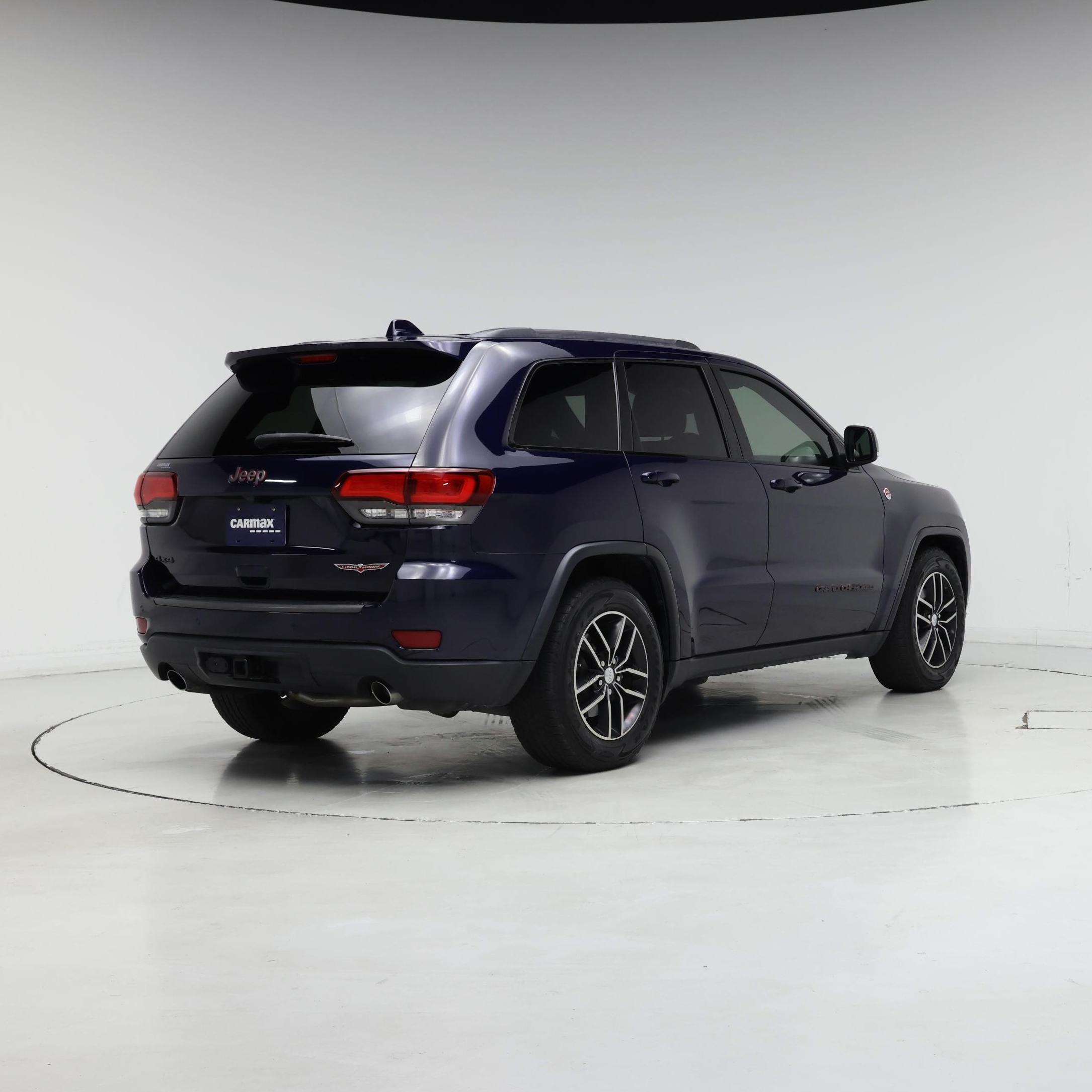 Thumbnail: 2018 Jeep Grand Cherokee - 8