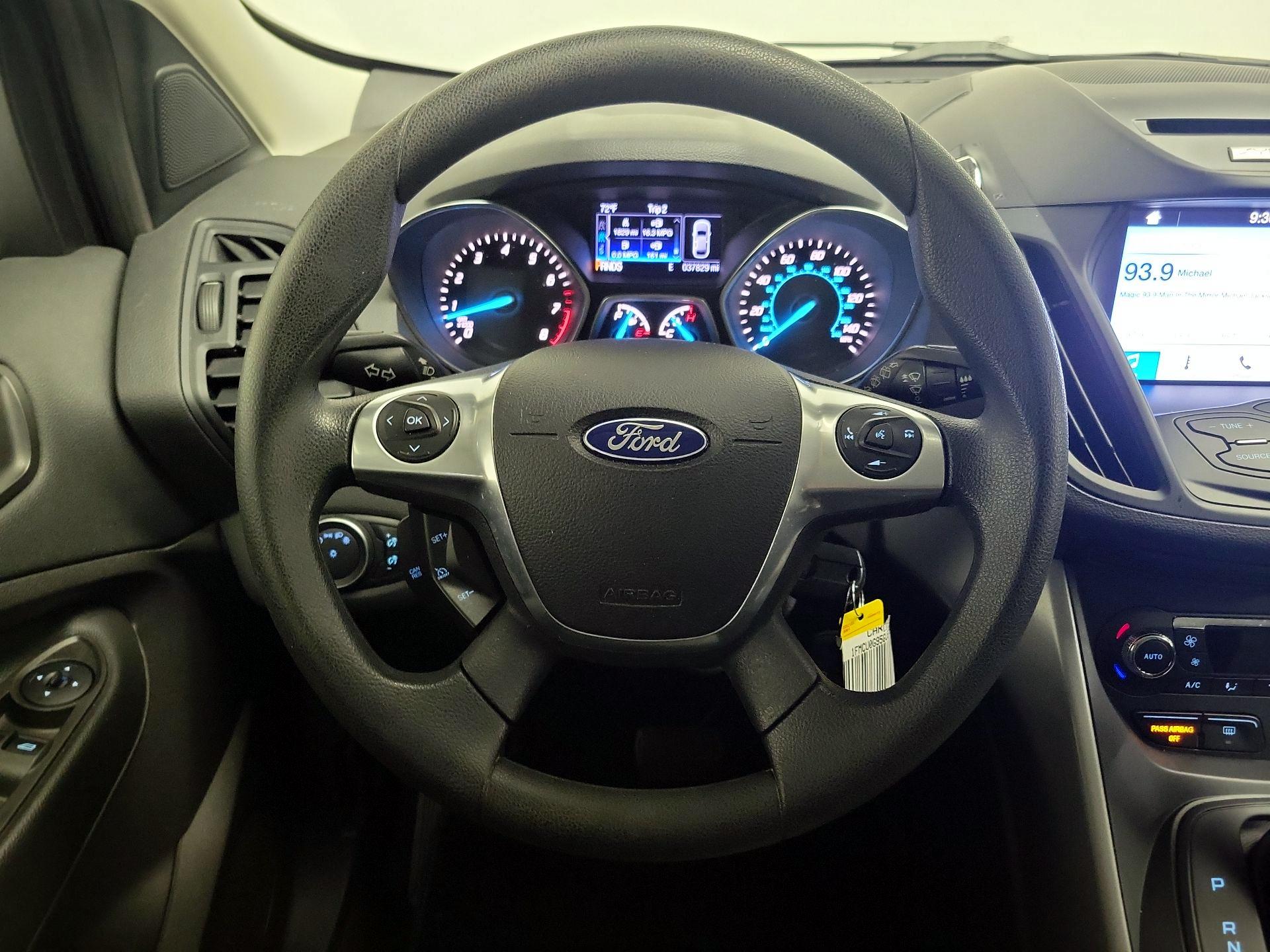 Thumbnail: 2016 Ford Escape - 10