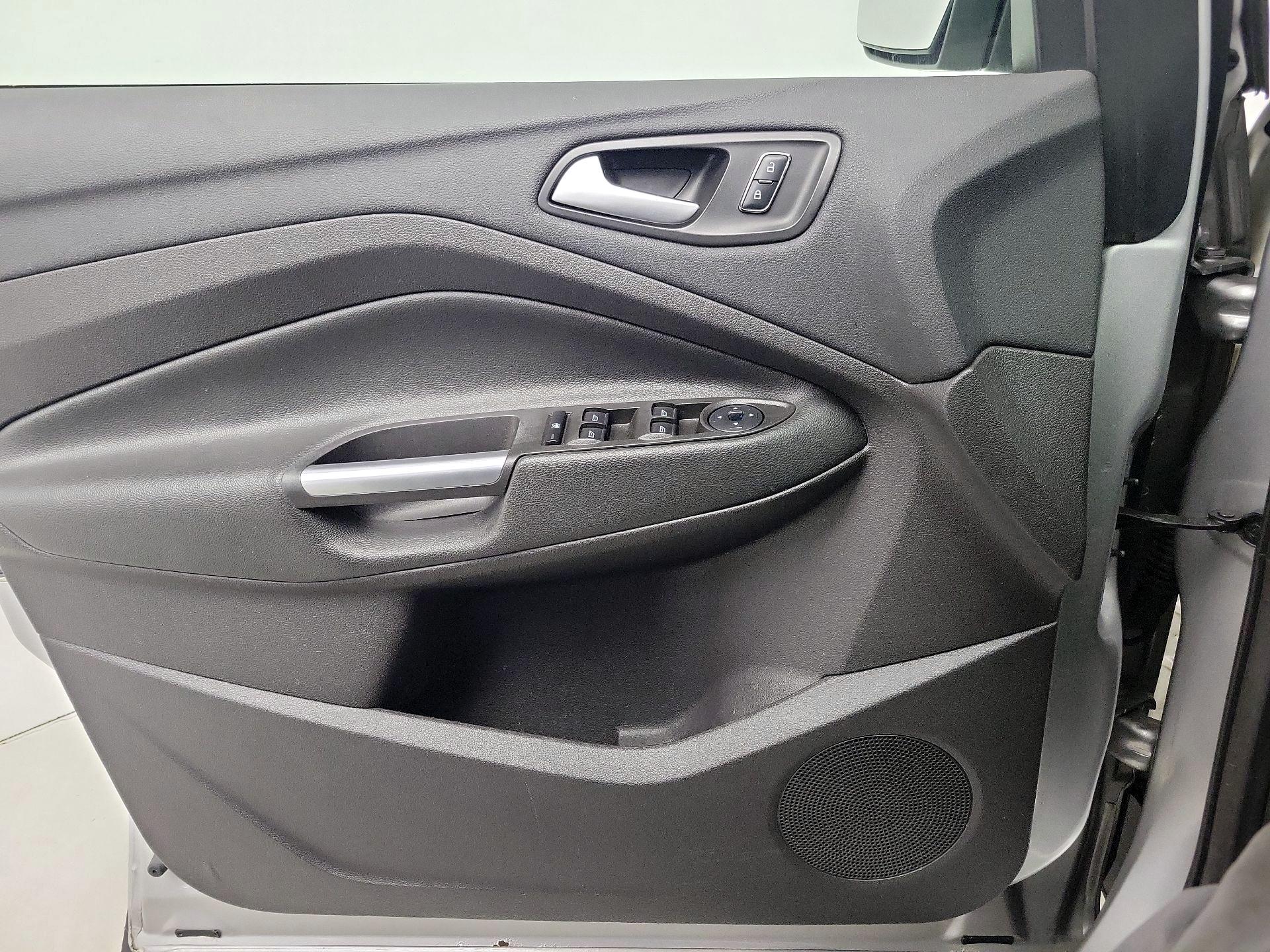 Thumbnail: 2016 Ford Escape - 12