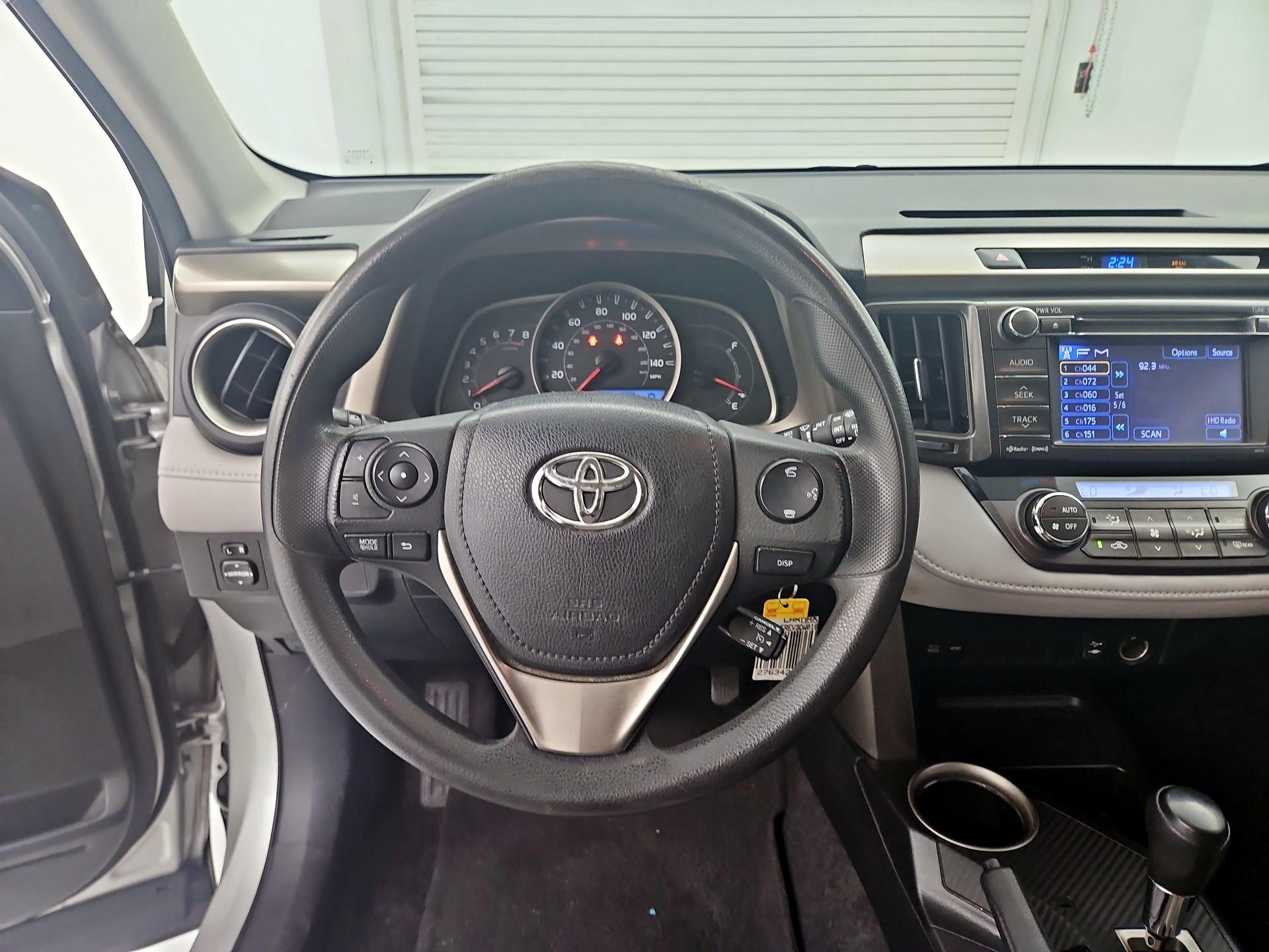 Thumbnail: 2013 Toyota RAV4 - 10