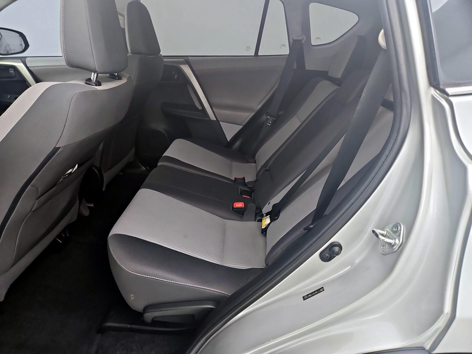 Thumbnail: 2013 Toyota RAV4 - 20