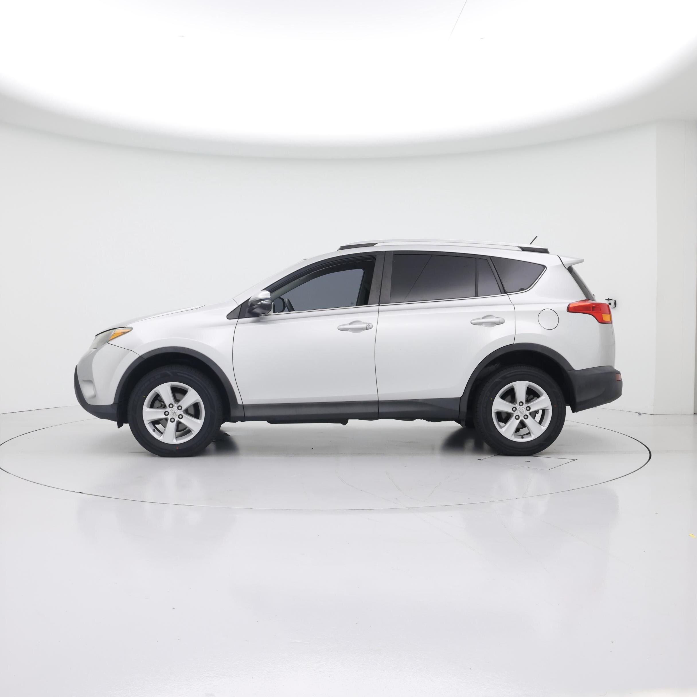 Thumbnail: 2013 Toyota RAV4 - 3