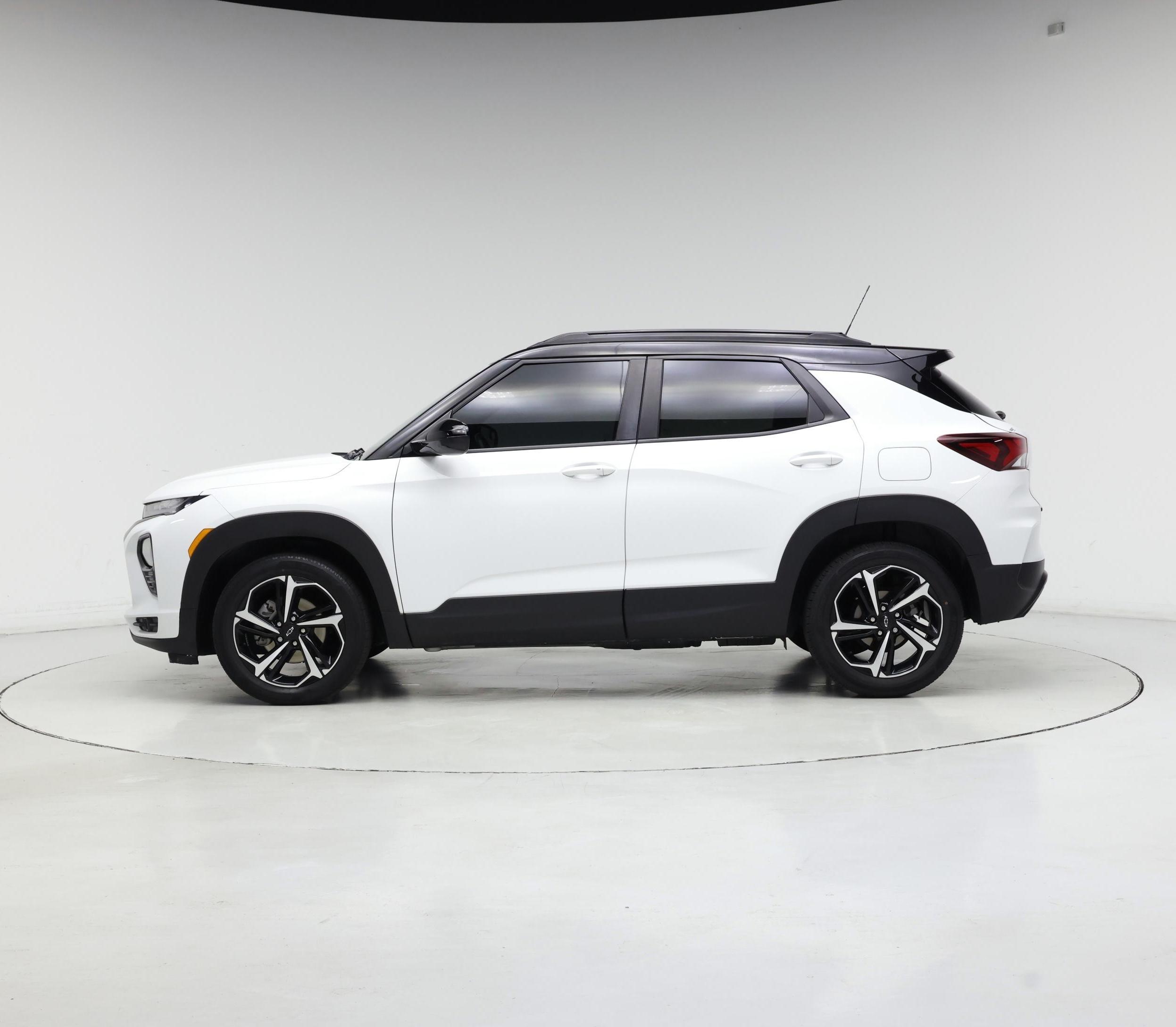 Thumbnail: 2023 Chevrolet TrailBlazer - 3