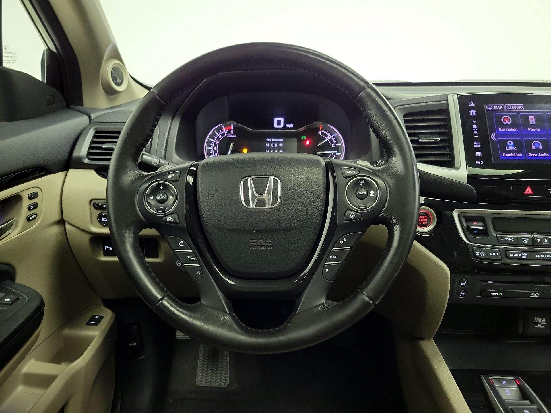 Thumbnail: 2018 Honda Pilot - 10