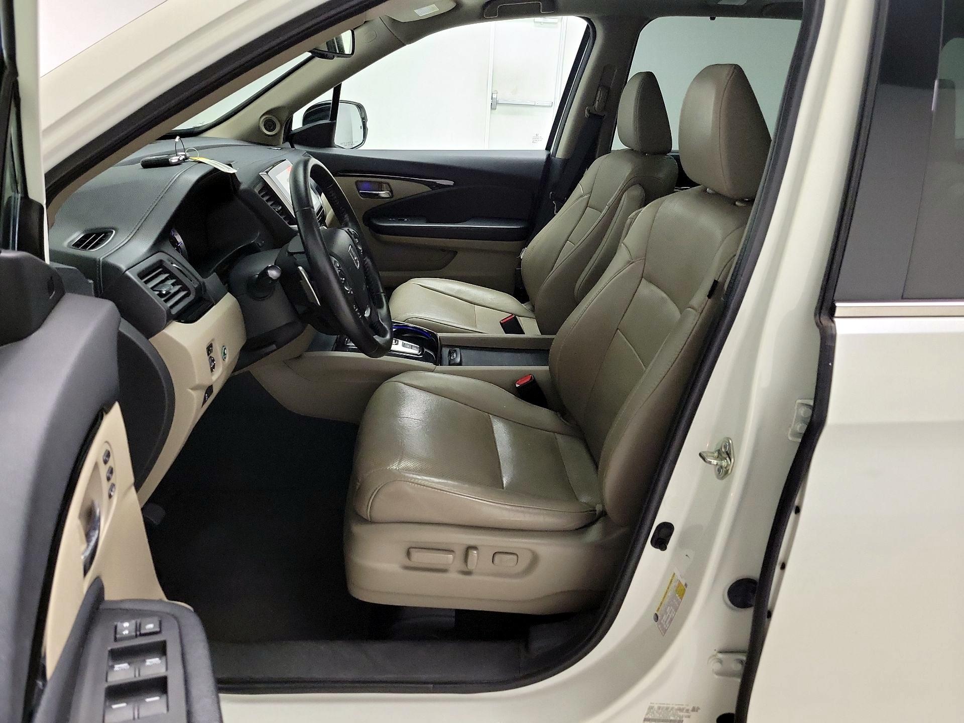 Thumbnail: 2018 Honda Pilot - 11