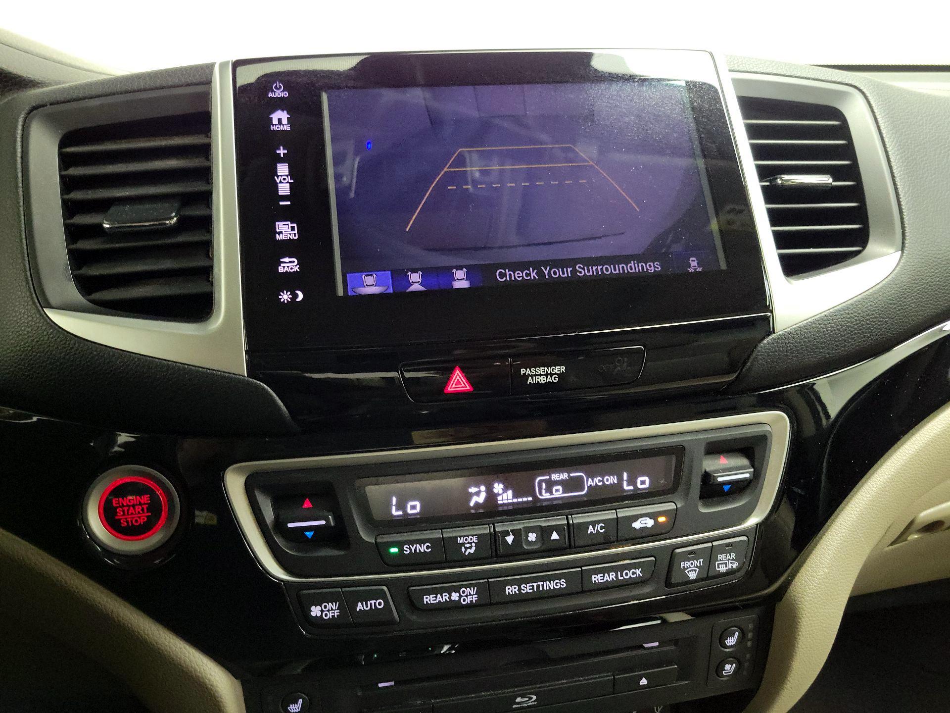 Thumbnail: 2018 Honda Pilot - 15