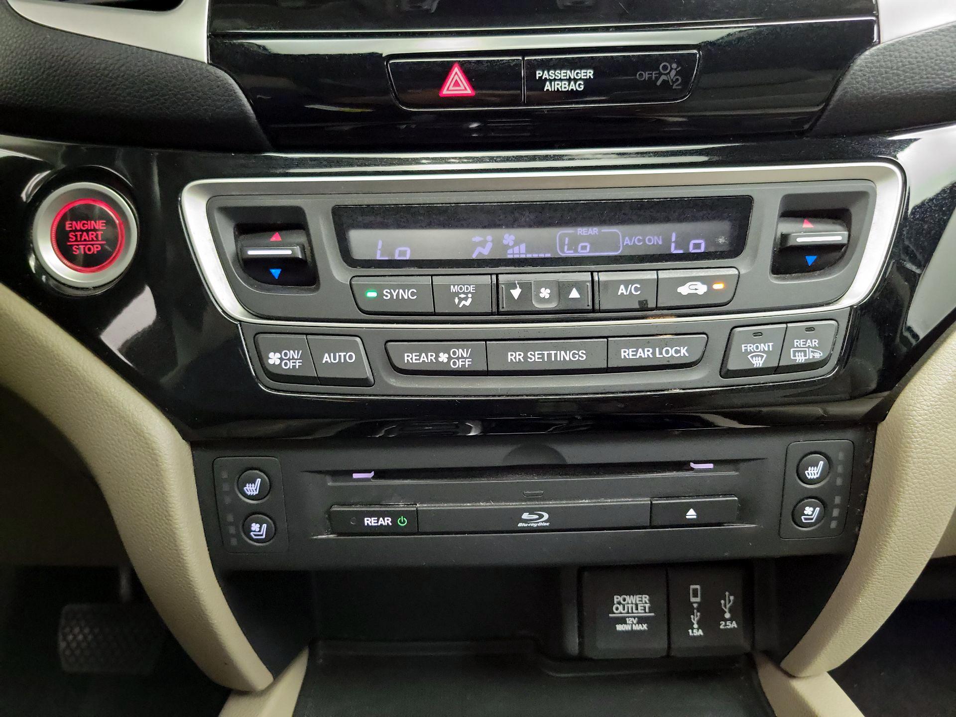 Thumbnail: 2018 Honda Pilot - 17