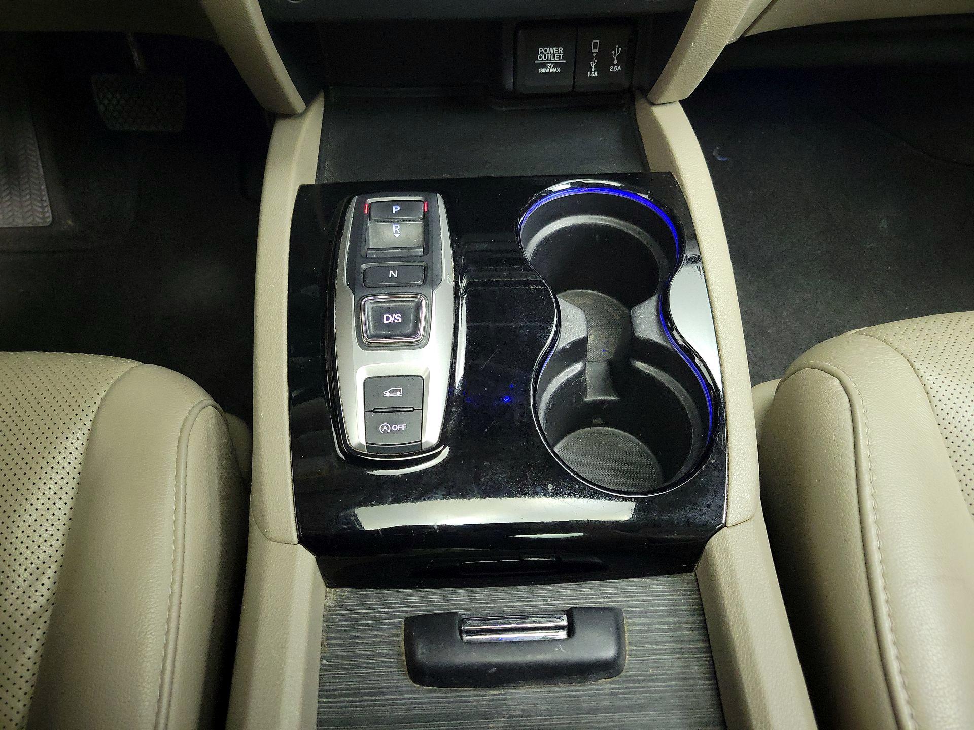 Thumbnail: 2018 Honda Pilot - 18