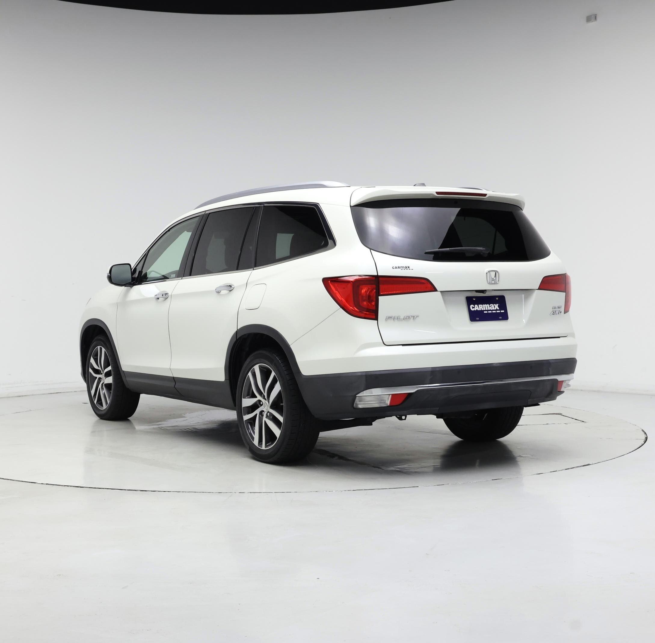 Thumbnail: 2018 Honda Pilot - 2