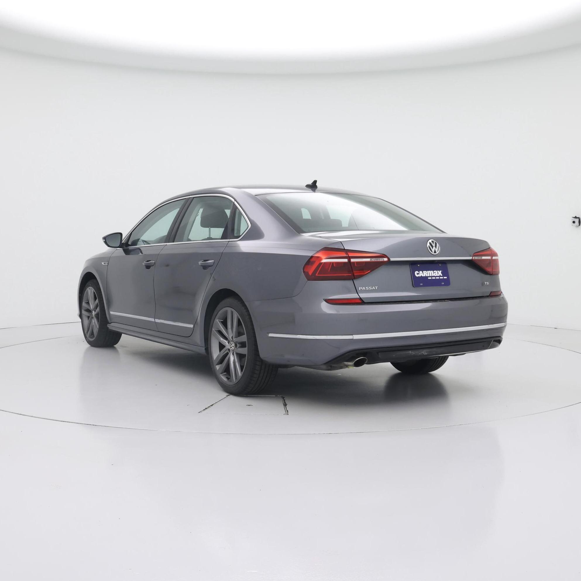 Thumbnail: 2017 Volkswagen Passat - 2