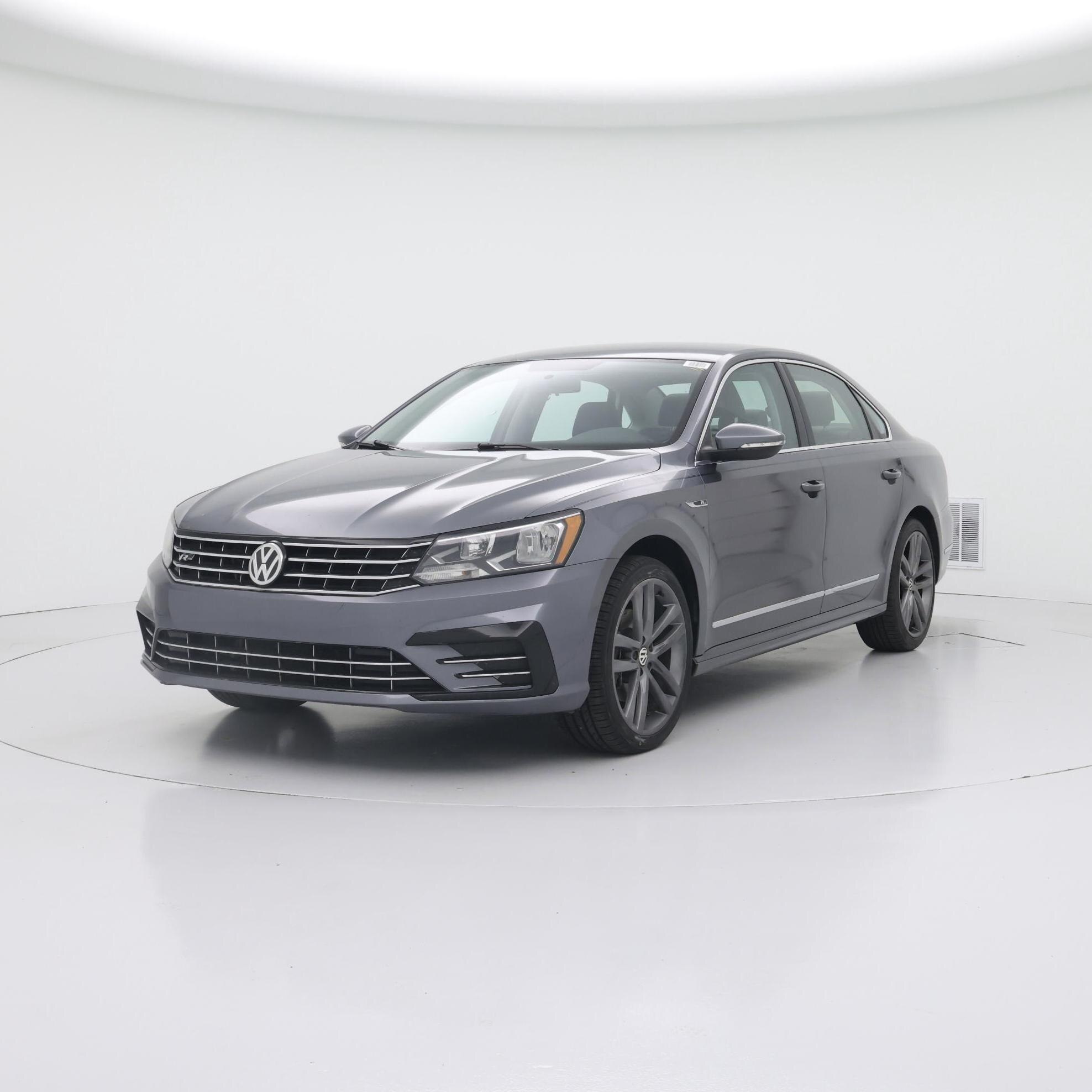 Thumbnail: 2017 Volkswagen Passat - 4