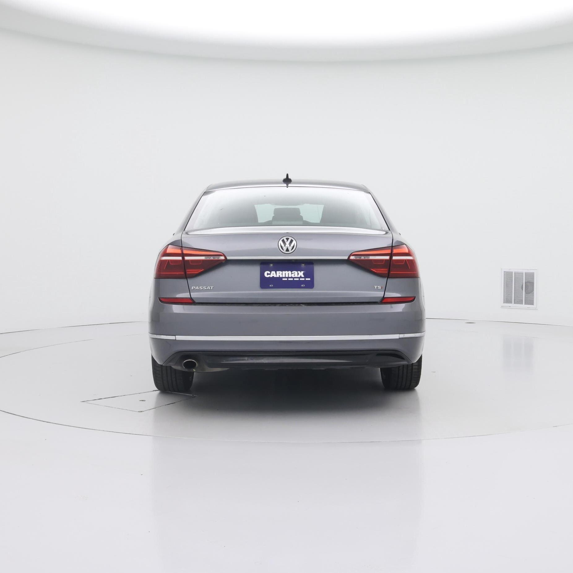 Thumbnail: 2017 Volkswagen Passat - 6