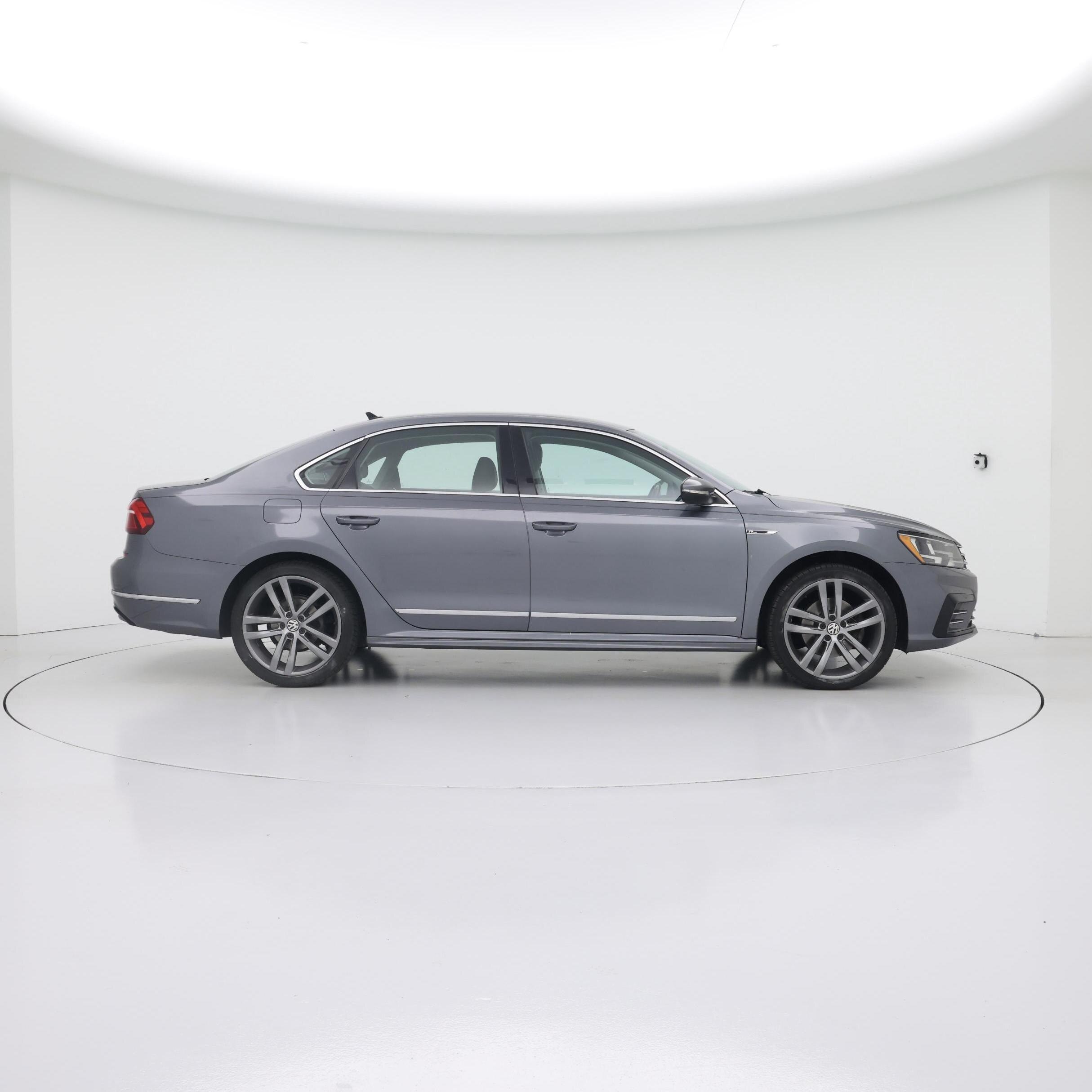 Thumbnail: 2017 Volkswagen Passat - 7