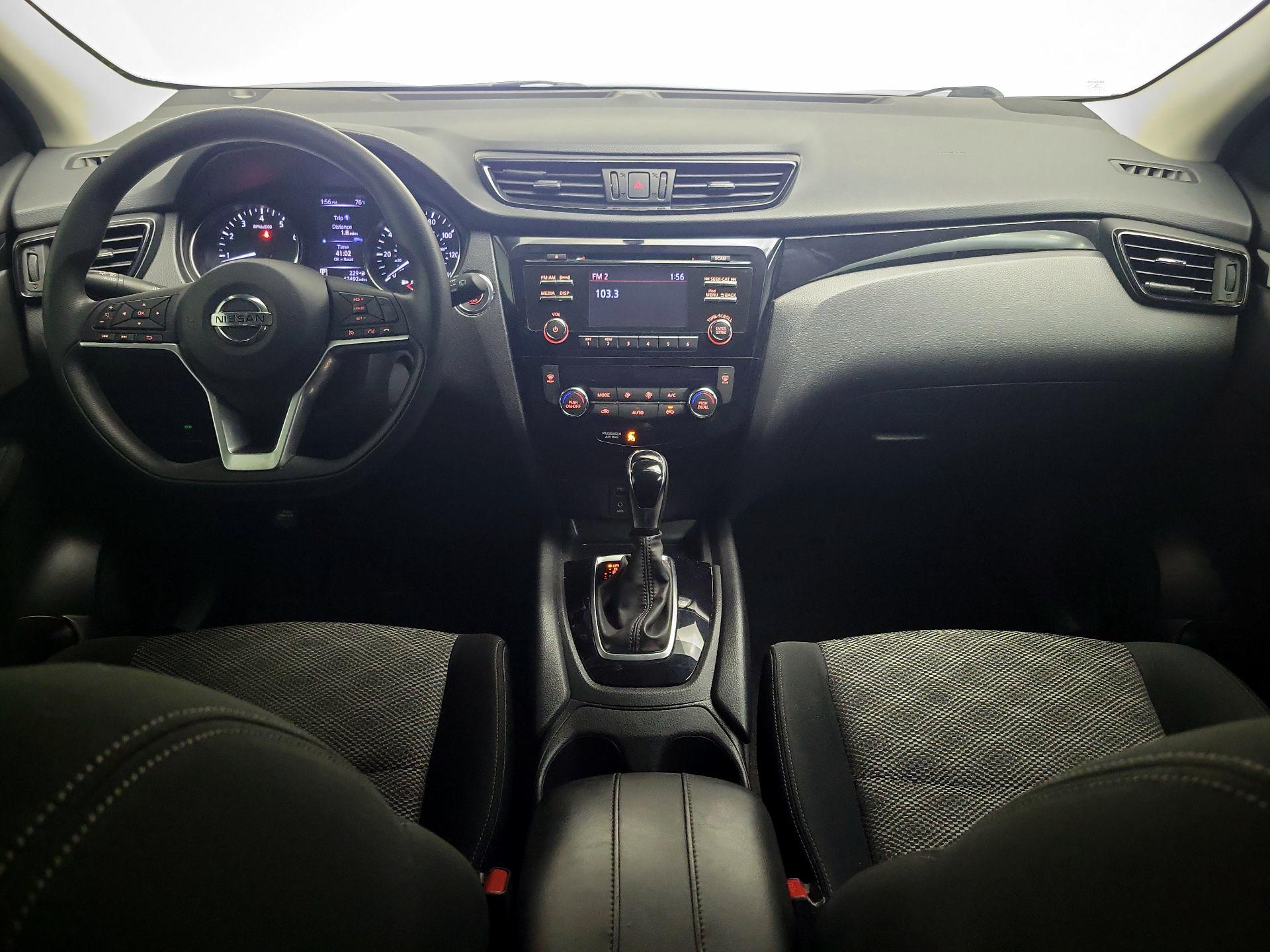 Thumbnail: 2018 Nissan Rogue Sport - 9
