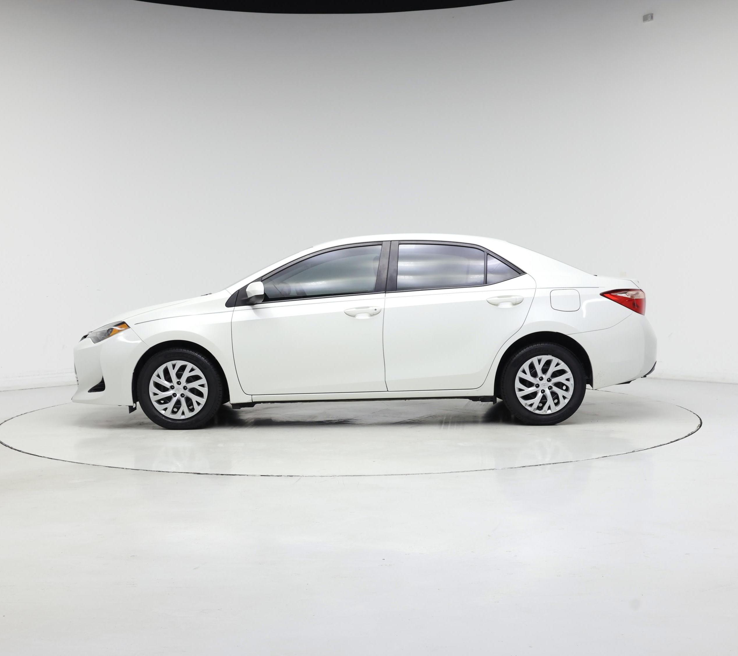 Thumbnail: 2019 Toyota Corolla - 3