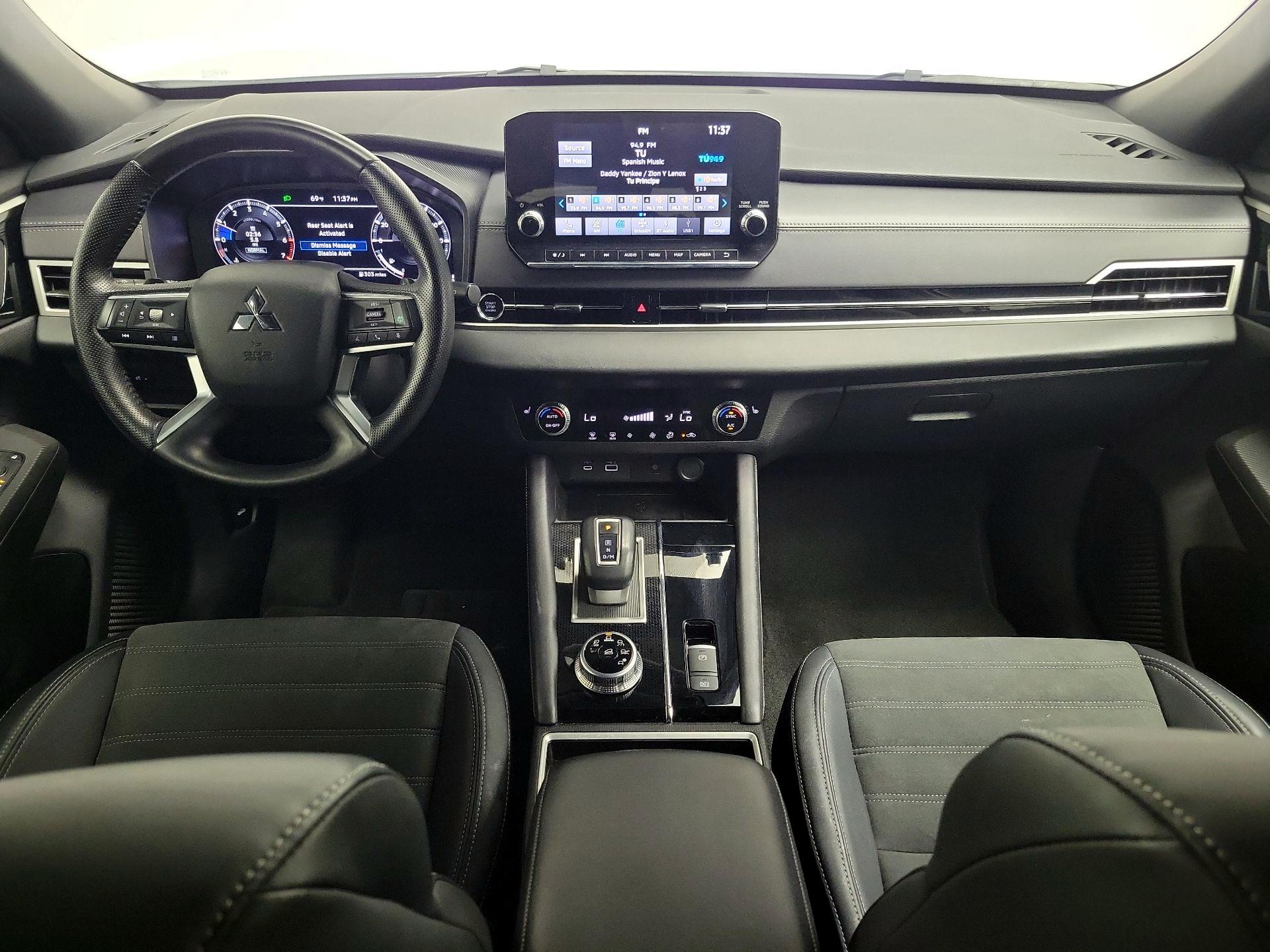 Thumbnail: 2024 Mitsubishi Outlander - 9