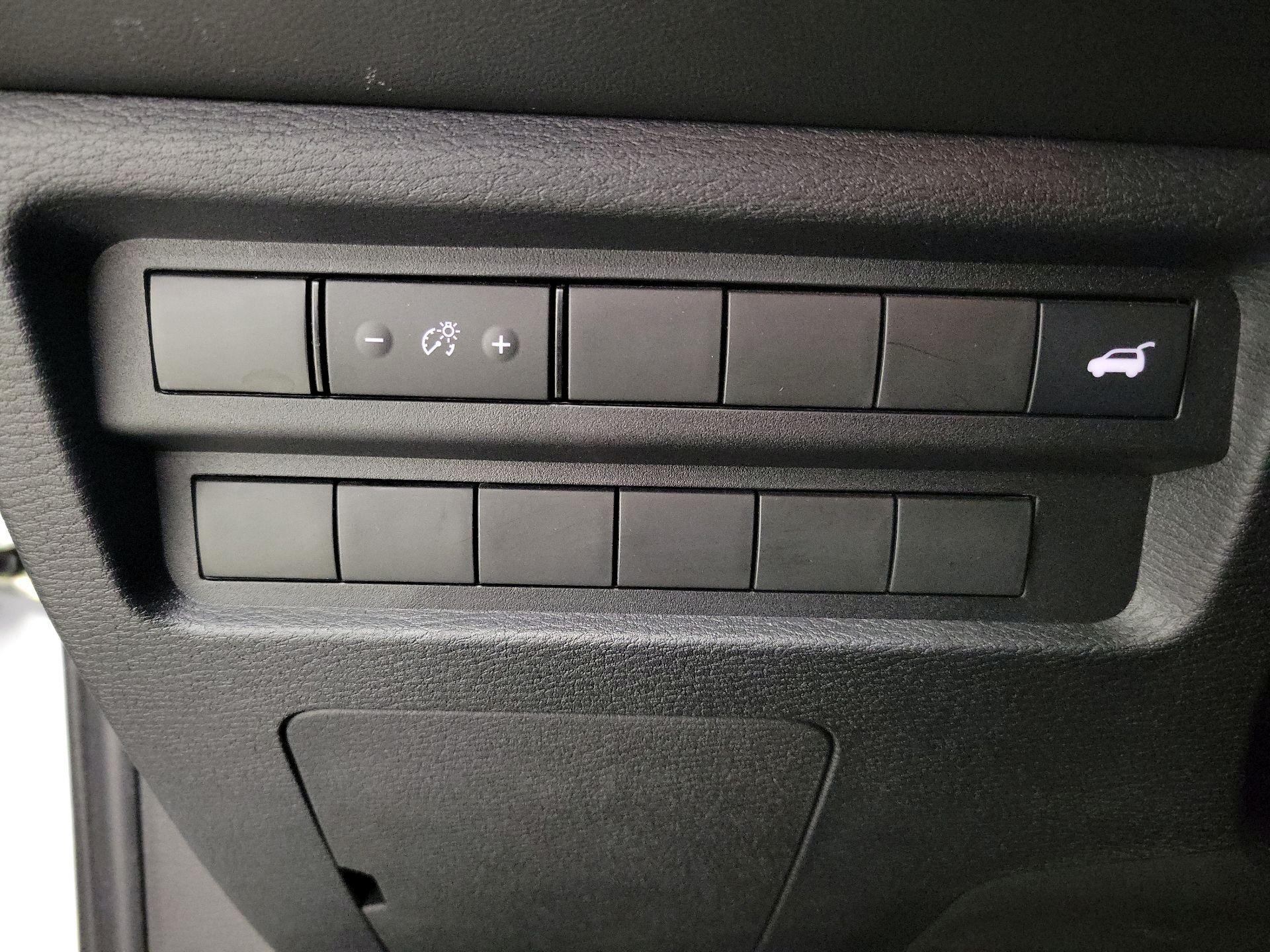 Thumbnail: 2024 Mitsubishi Outlander - 13