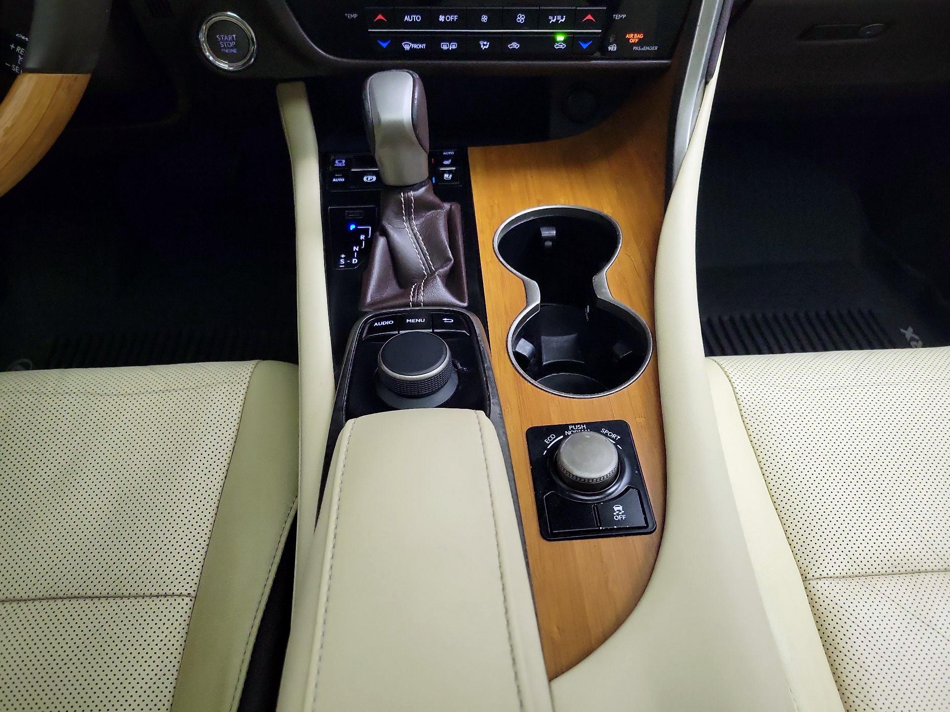 Thumbnail: 2016 Lexus RX - 17