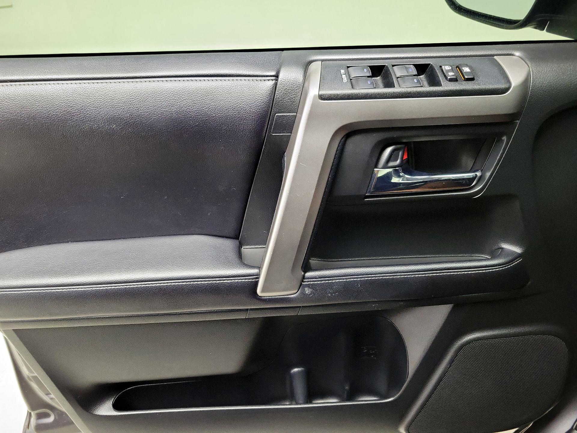 Thumbnail: 2019 Toyota 4Runner - 12