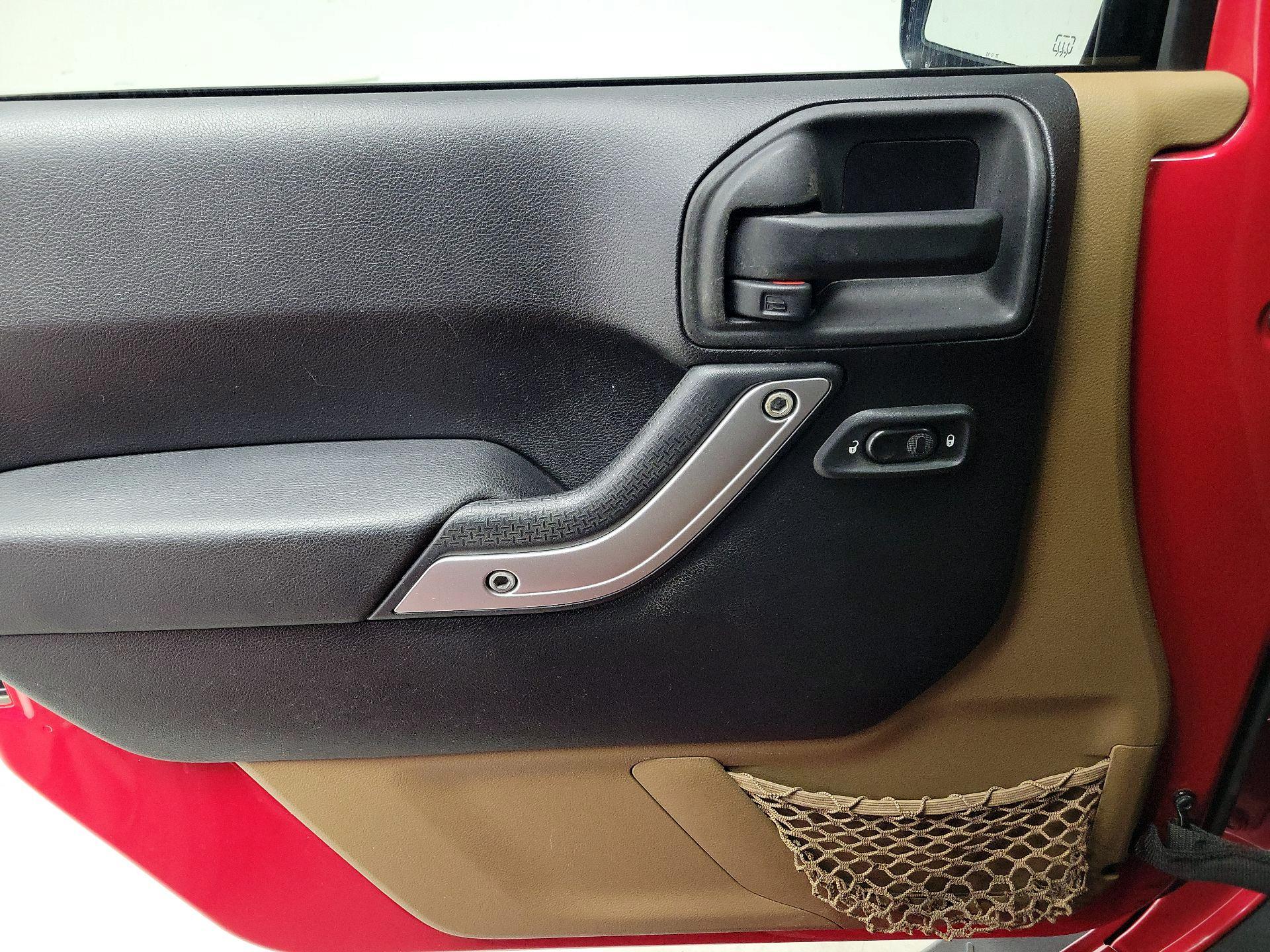 Thumbnail: 2013 Jeep Wrangler - 12