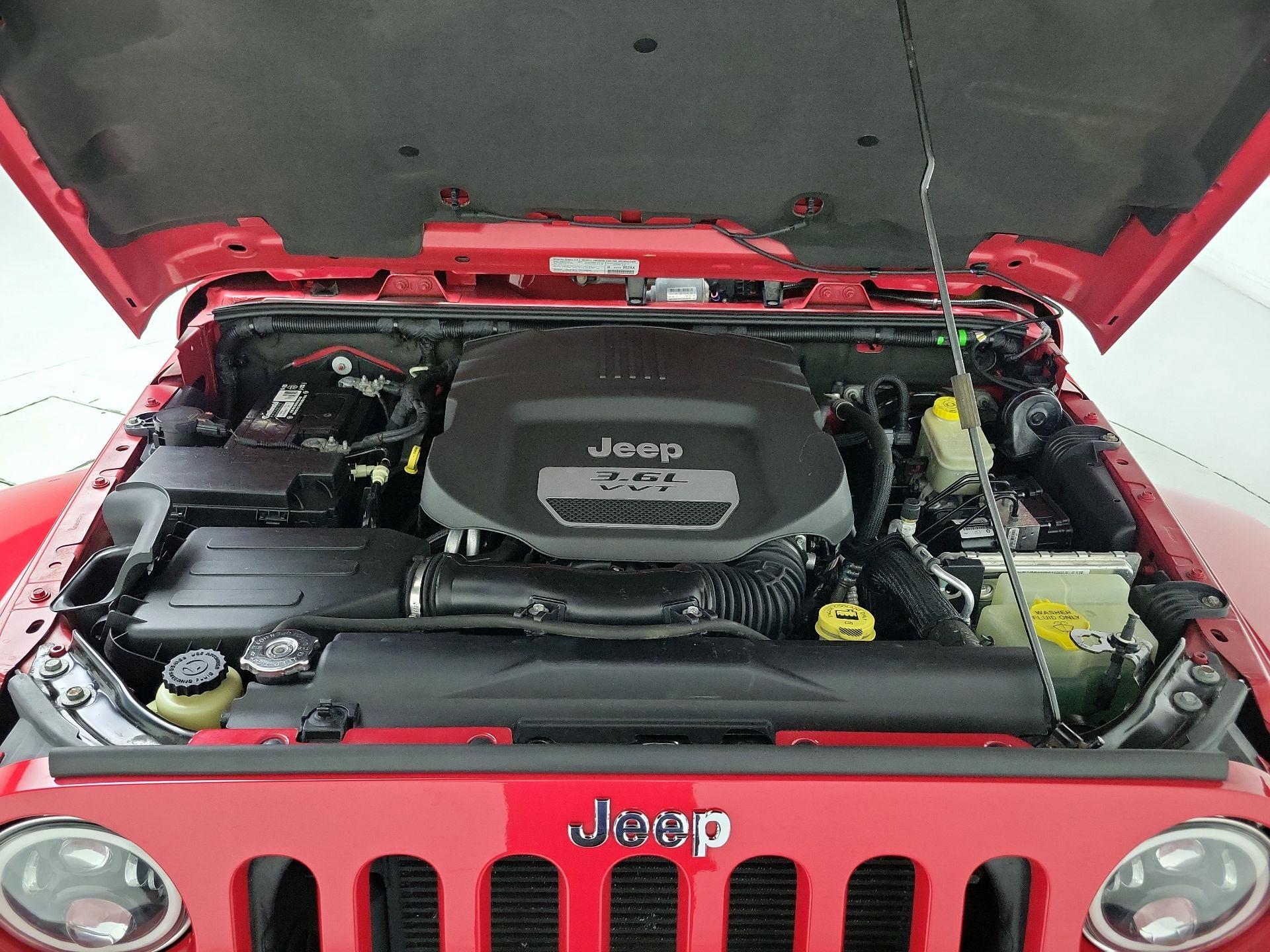Thumbnail: 2013 Jeep Wrangler - 18
