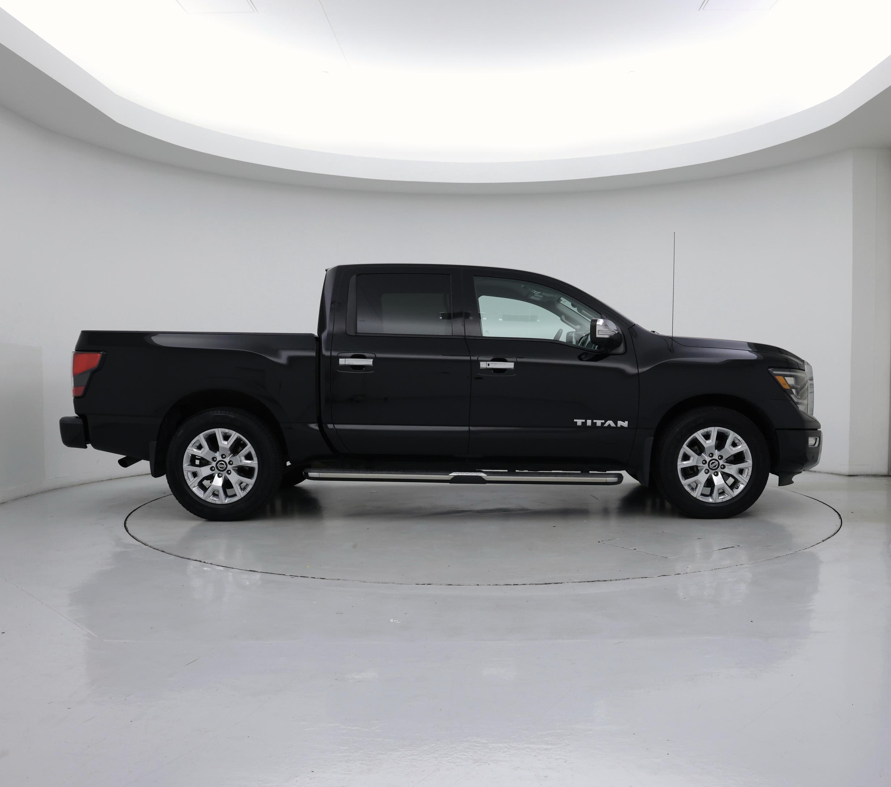 Thumbnail: 2021 Nissan Titan - 7
