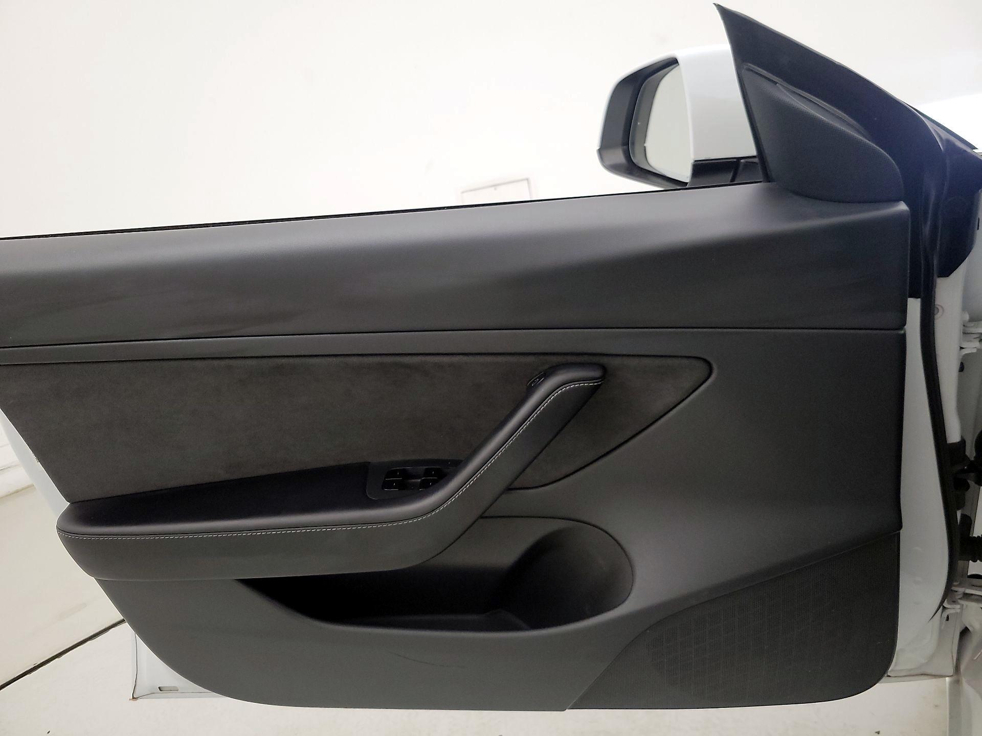 Thumbnail: 2021 Tesla Model 3 - 12