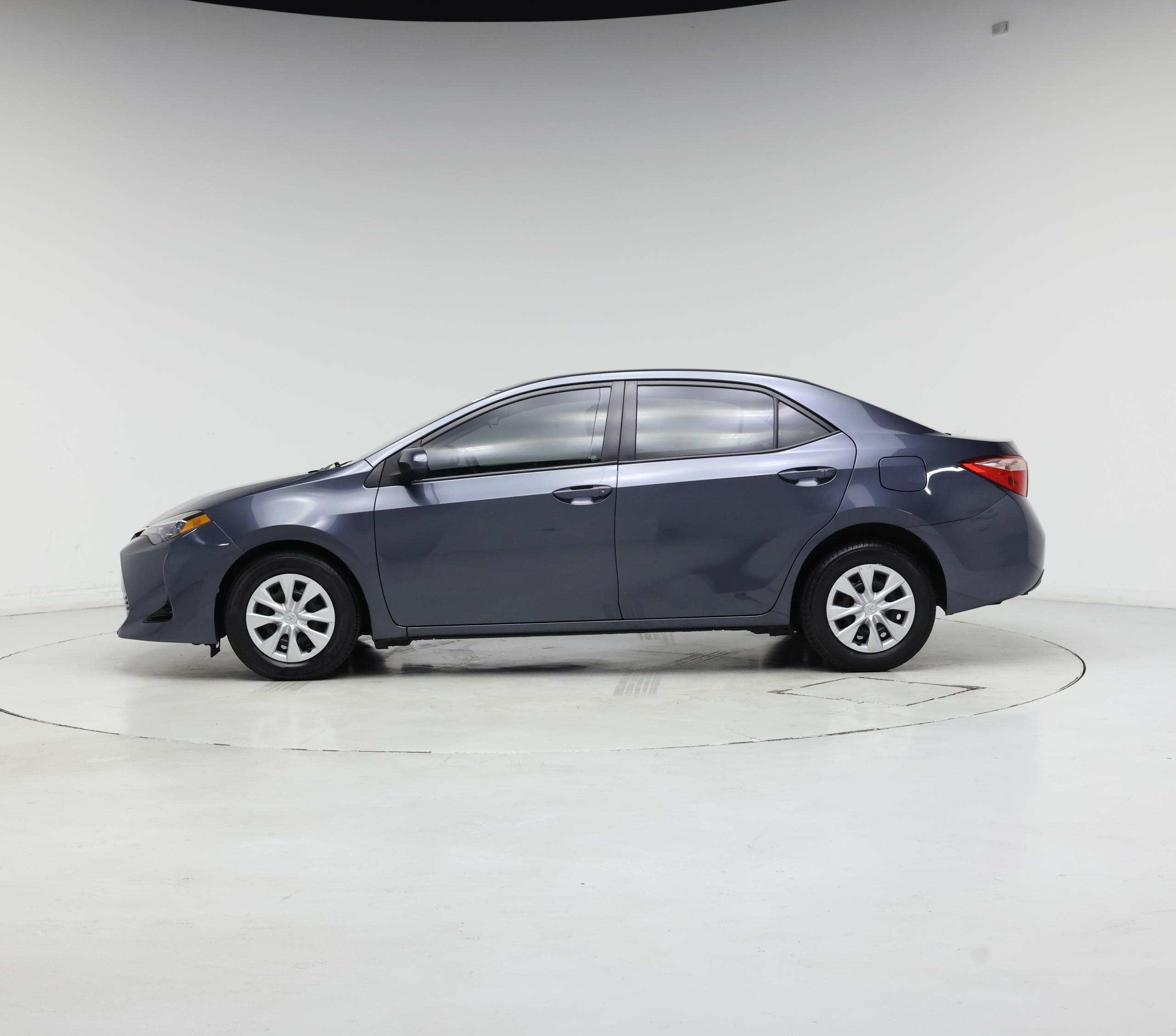 Thumbnail: 2018 Toyota Corolla - 3