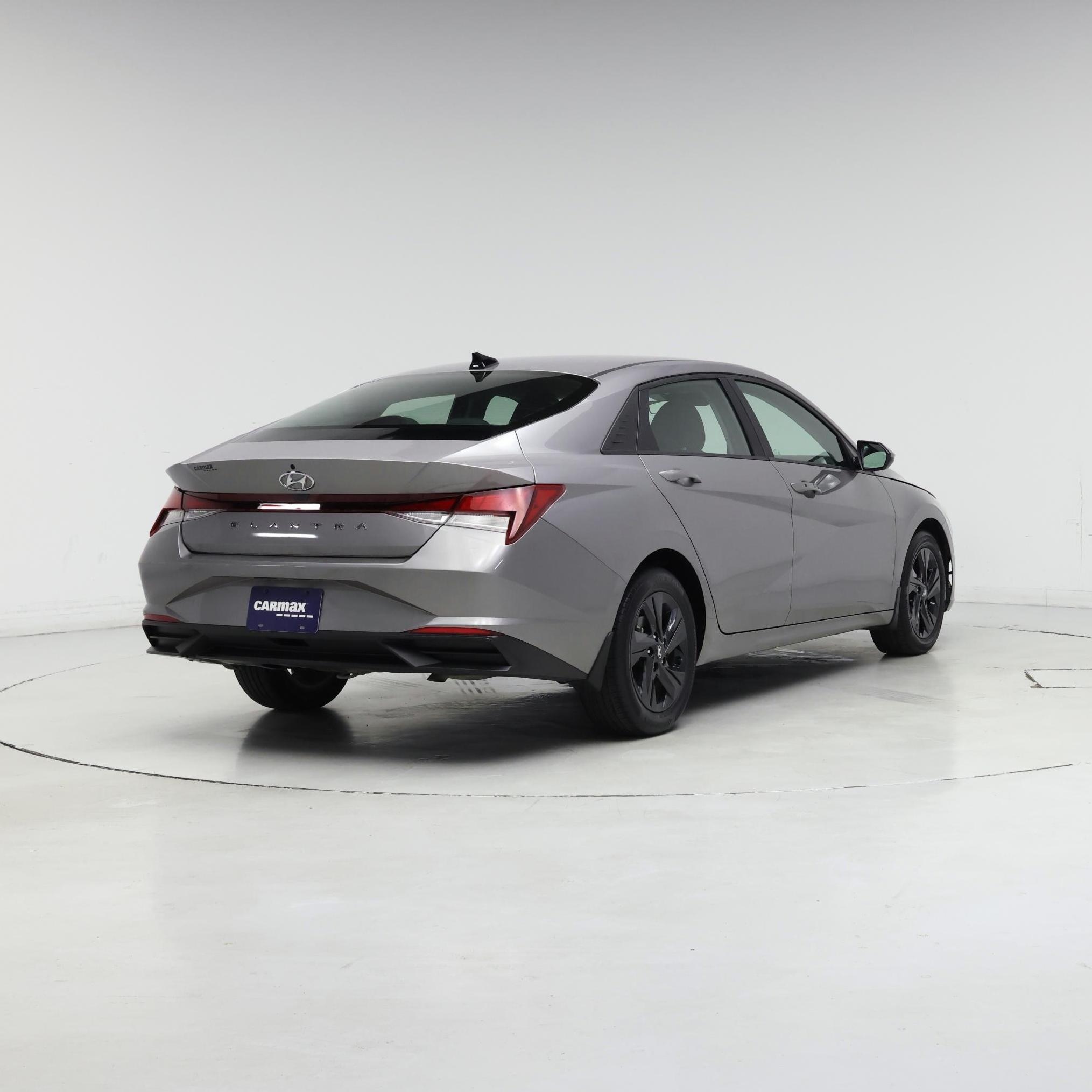 Thumbnail: 2022 Hyundai Elantra - 8
