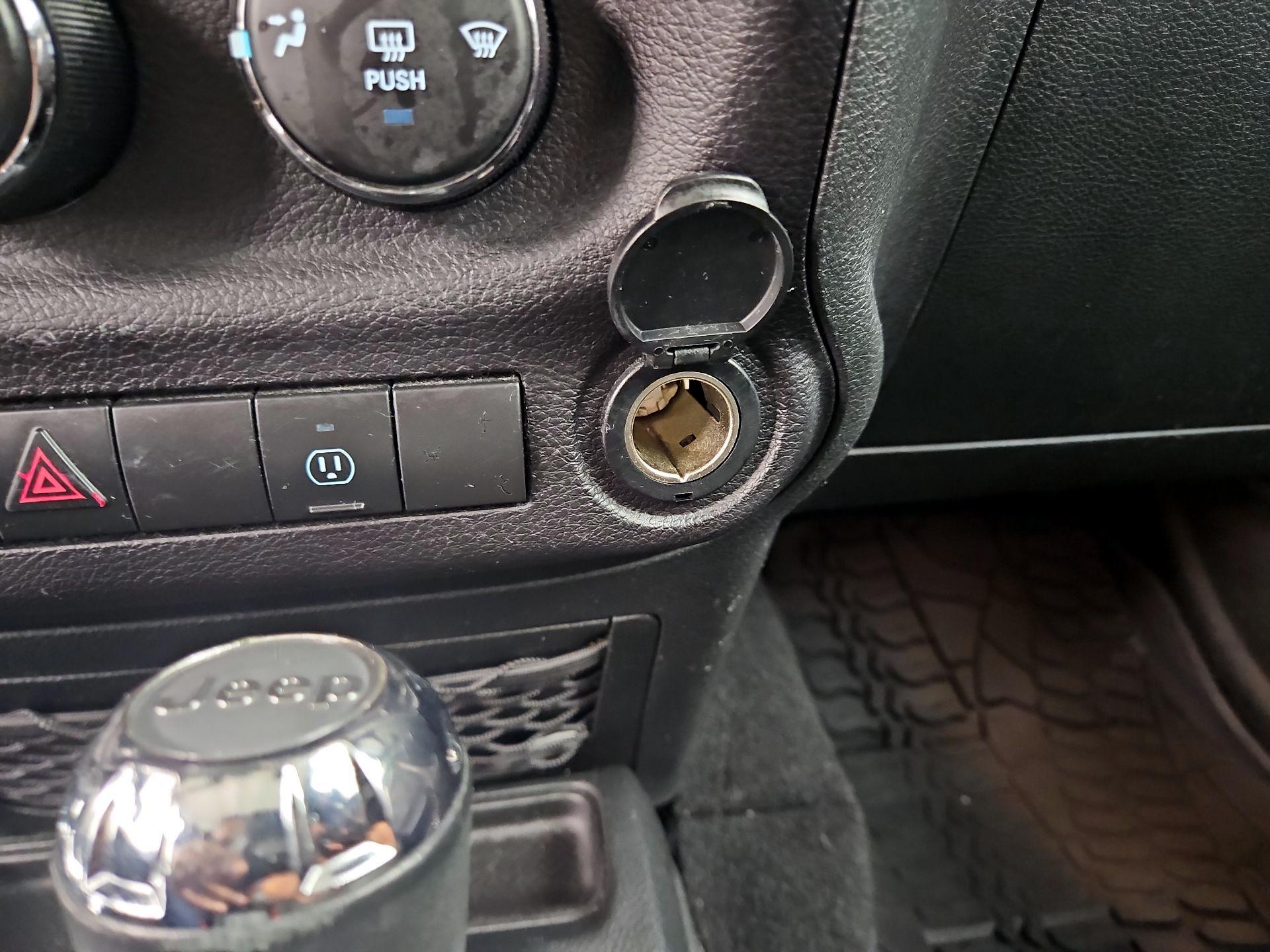 Thumbnail: 2018 Jeep Wrangler - 17
