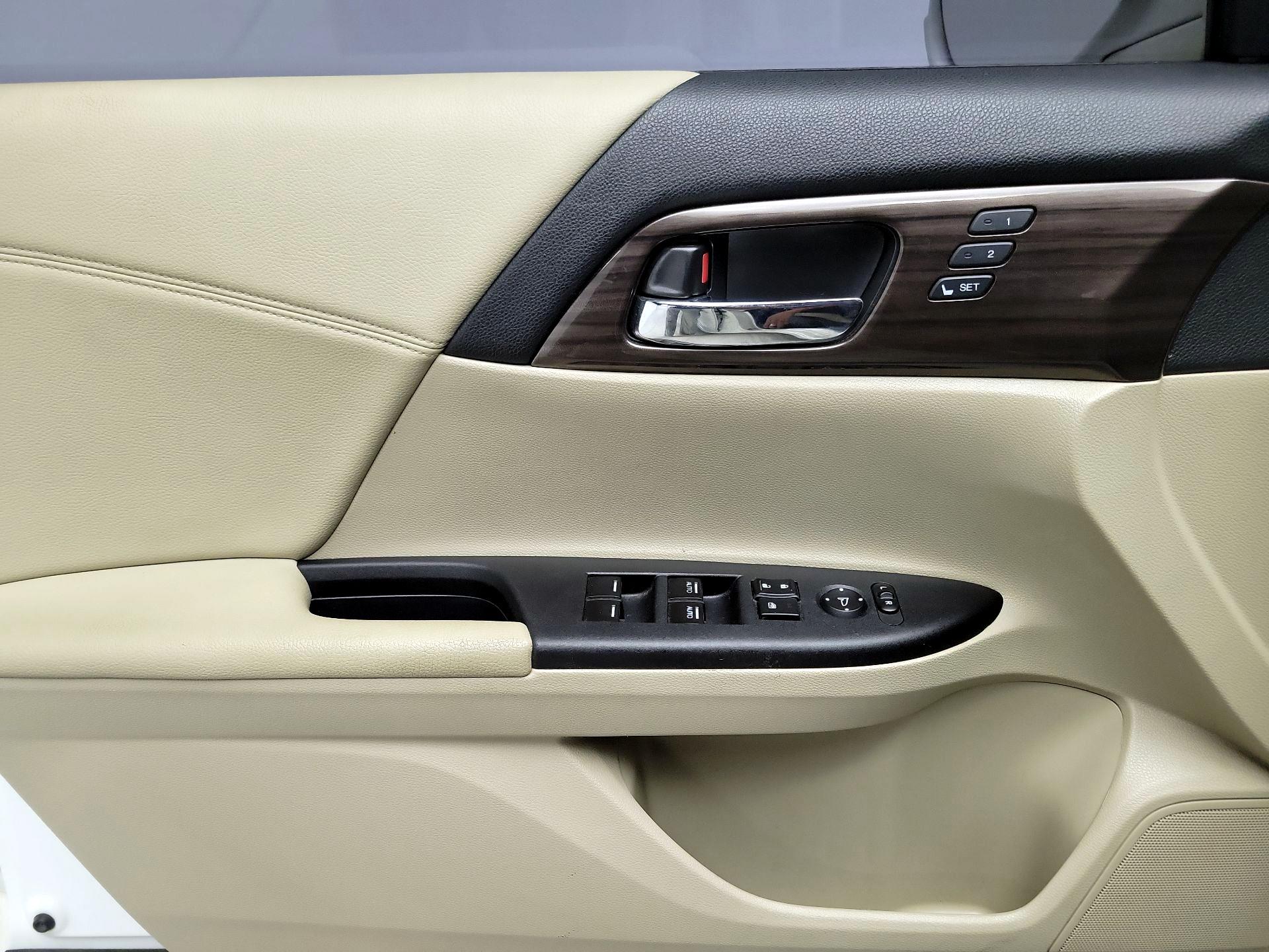 Thumbnail: 2017 Honda Accord - 12