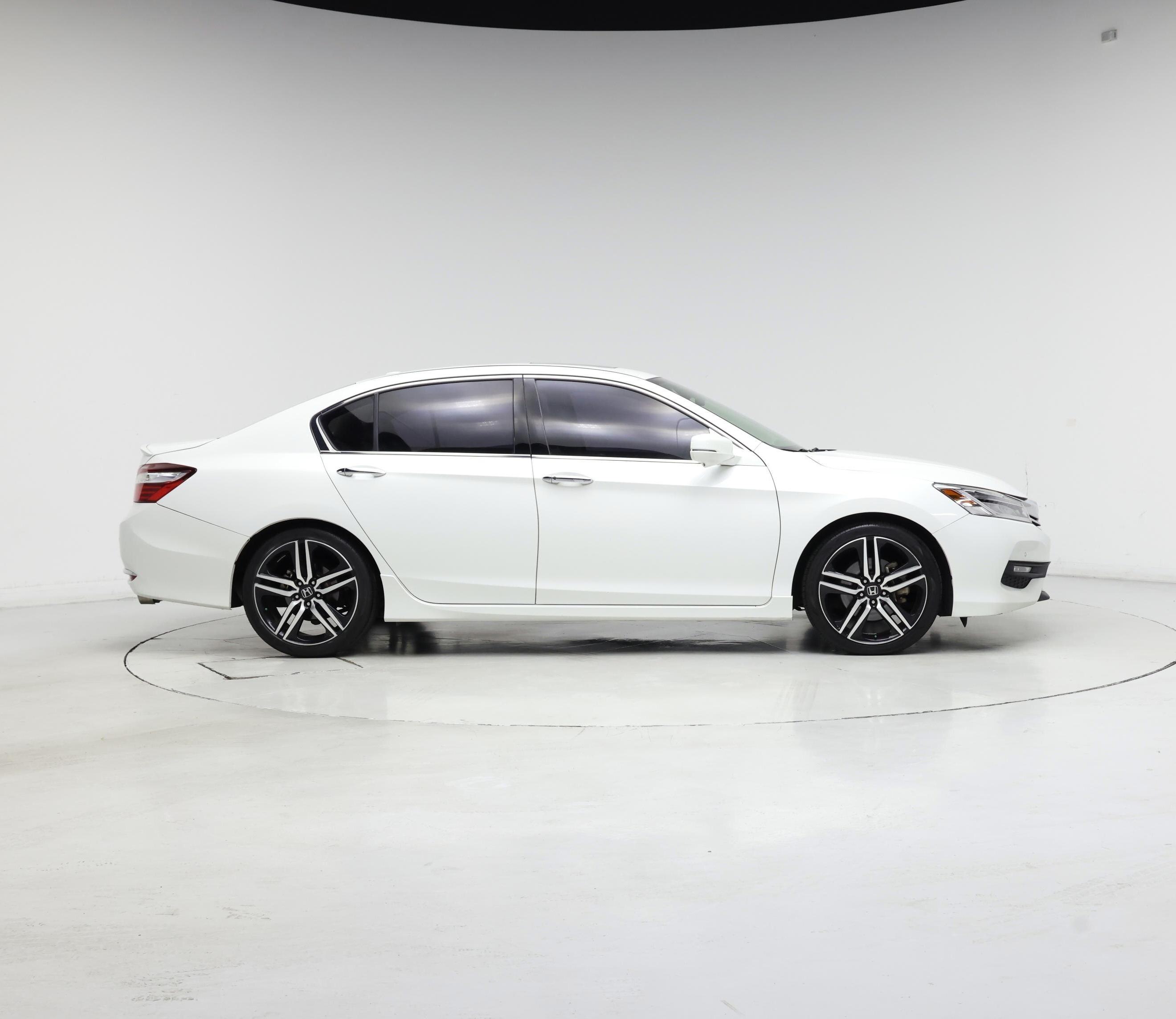 Thumbnail: 2017 Honda Accord - 7