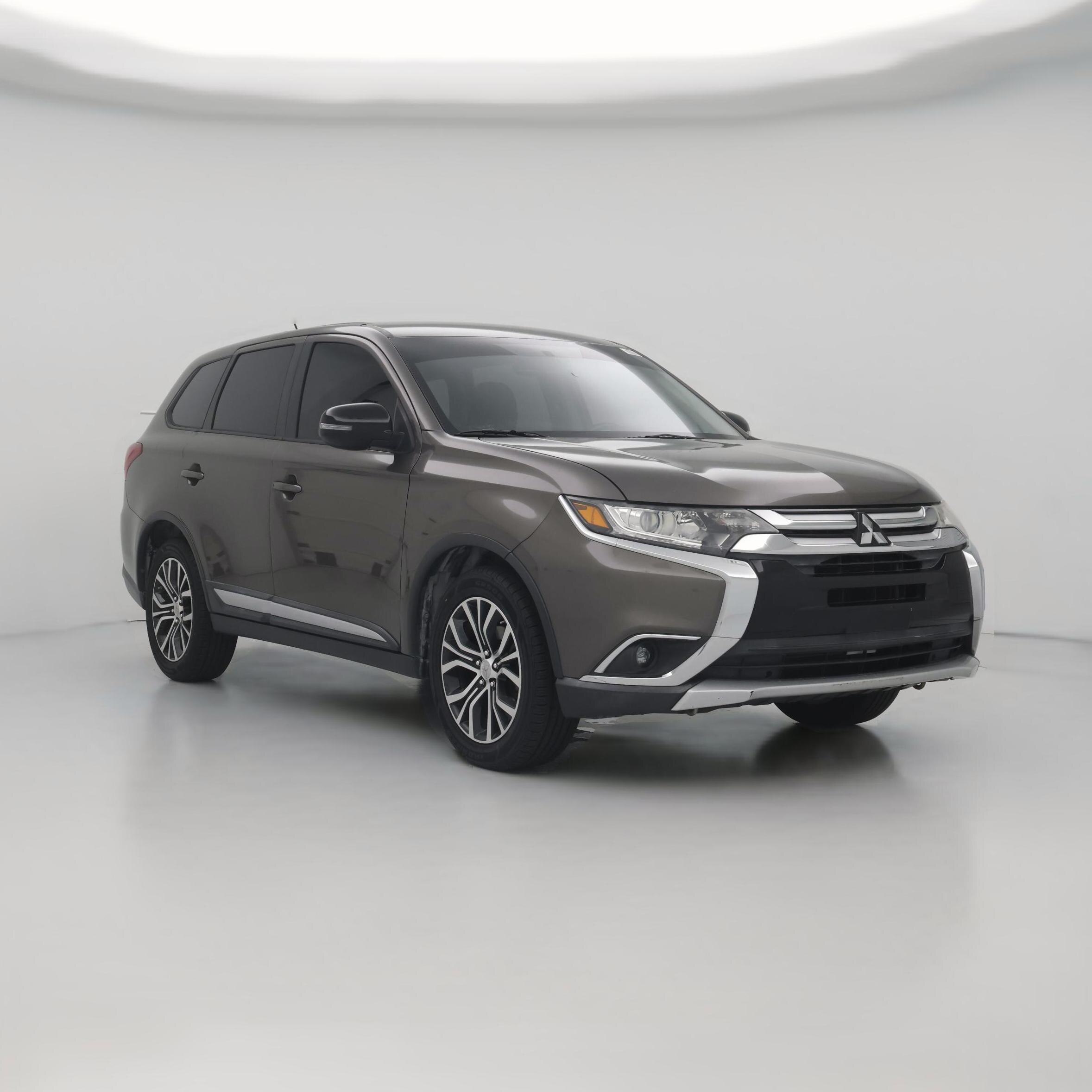 Thumbnail: 2016 Mitsubishi Outlander - 1