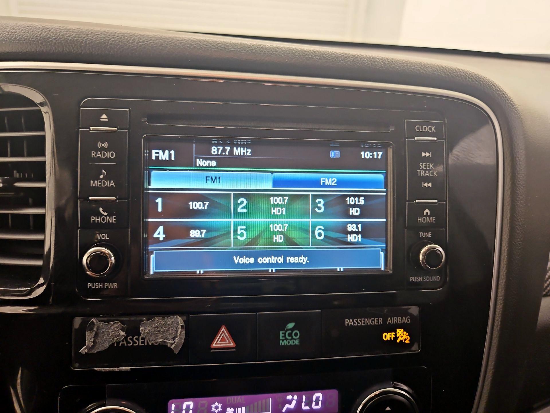 Thumbnail: 2016 Mitsubishi Outlander - 15