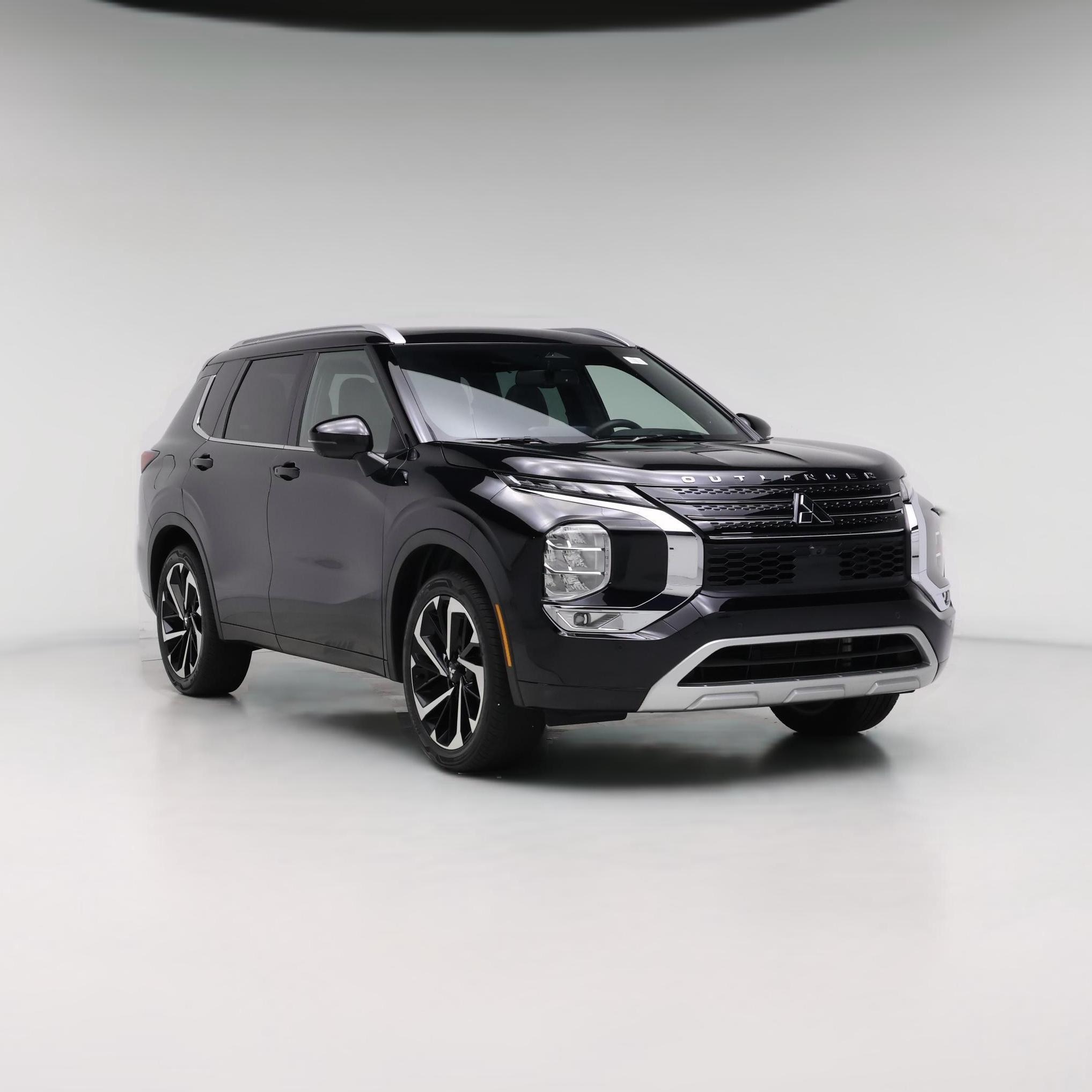 Thumbnail: 2022 Mitsubishi Outlander - 1