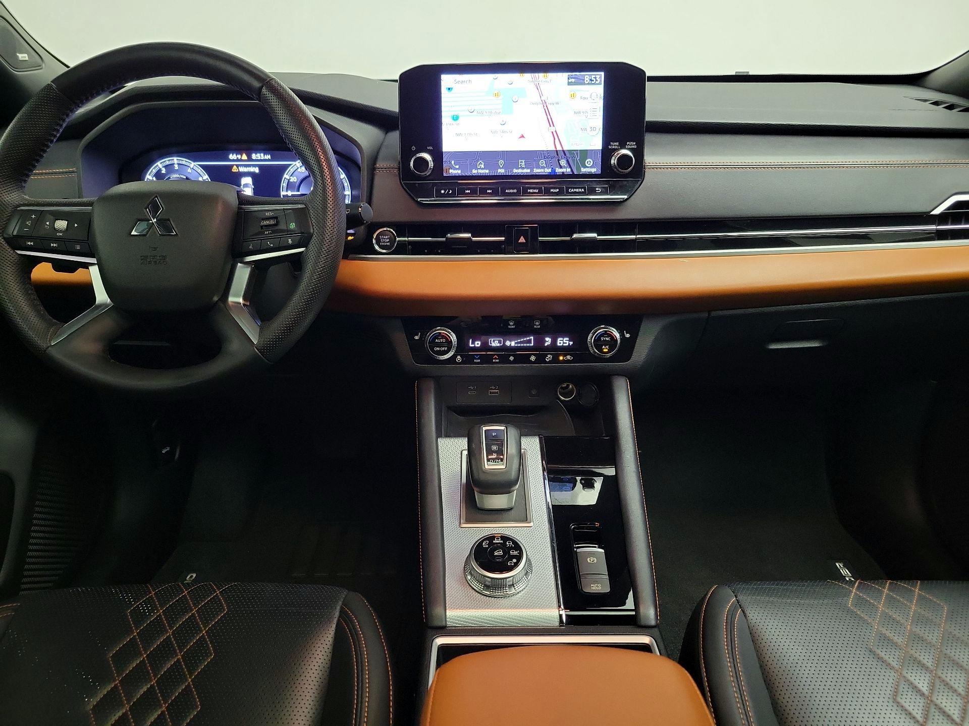 Thumbnail: 2022 Mitsubishi Outlander - 9