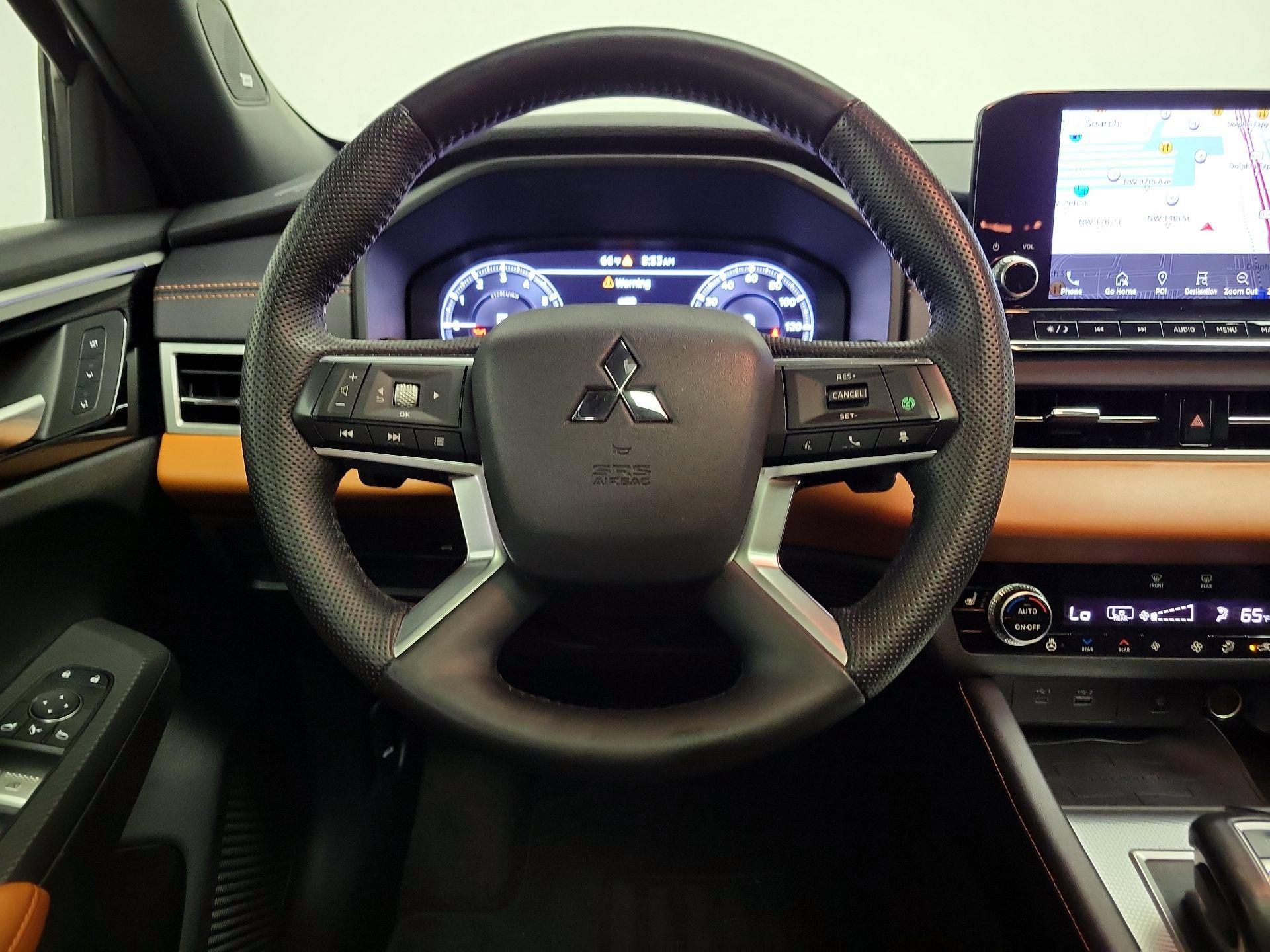 Thumbnail: 2022 Mitsubishi Outlander - 10