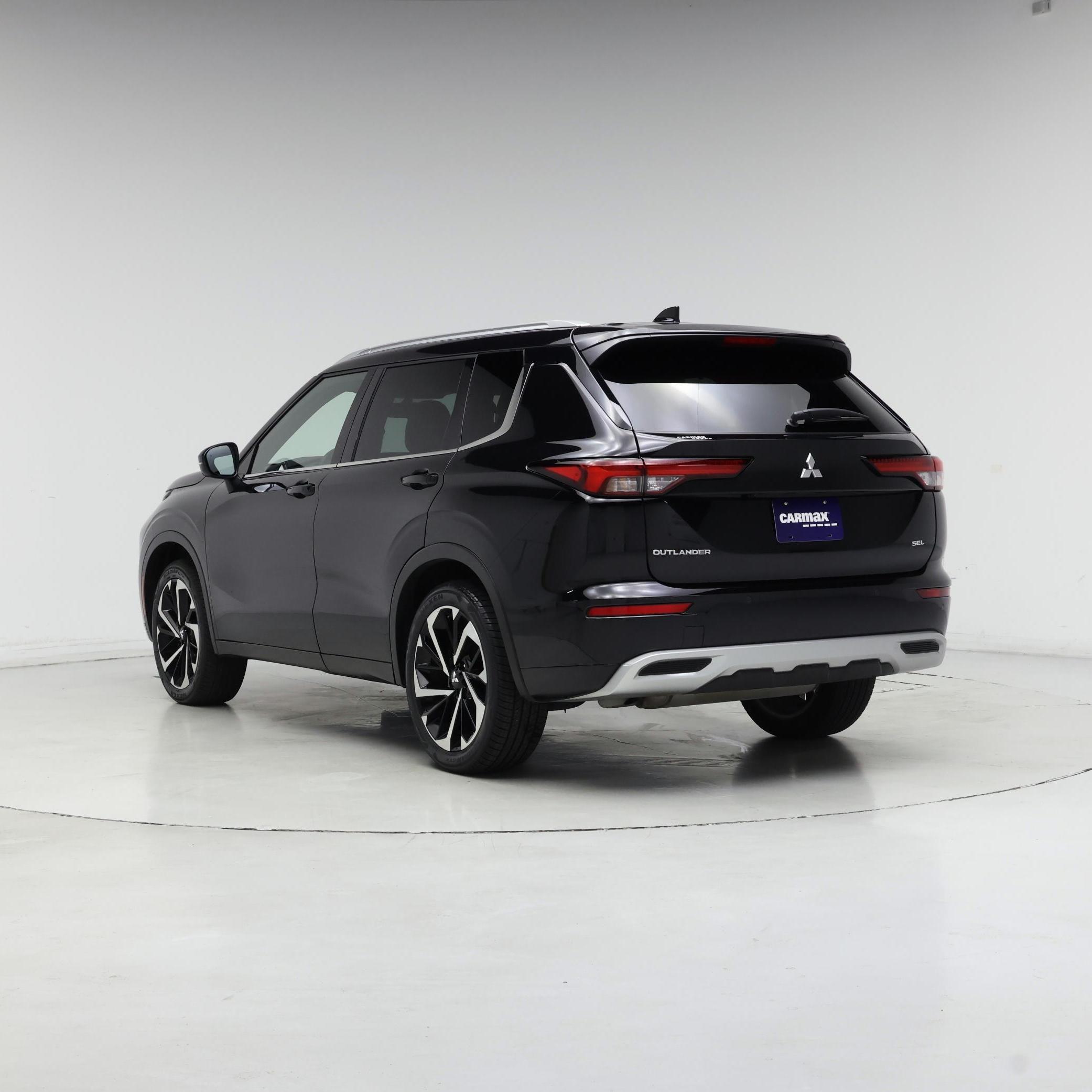 Thumbnail: 2022 Mitsubishi Outlander - 2