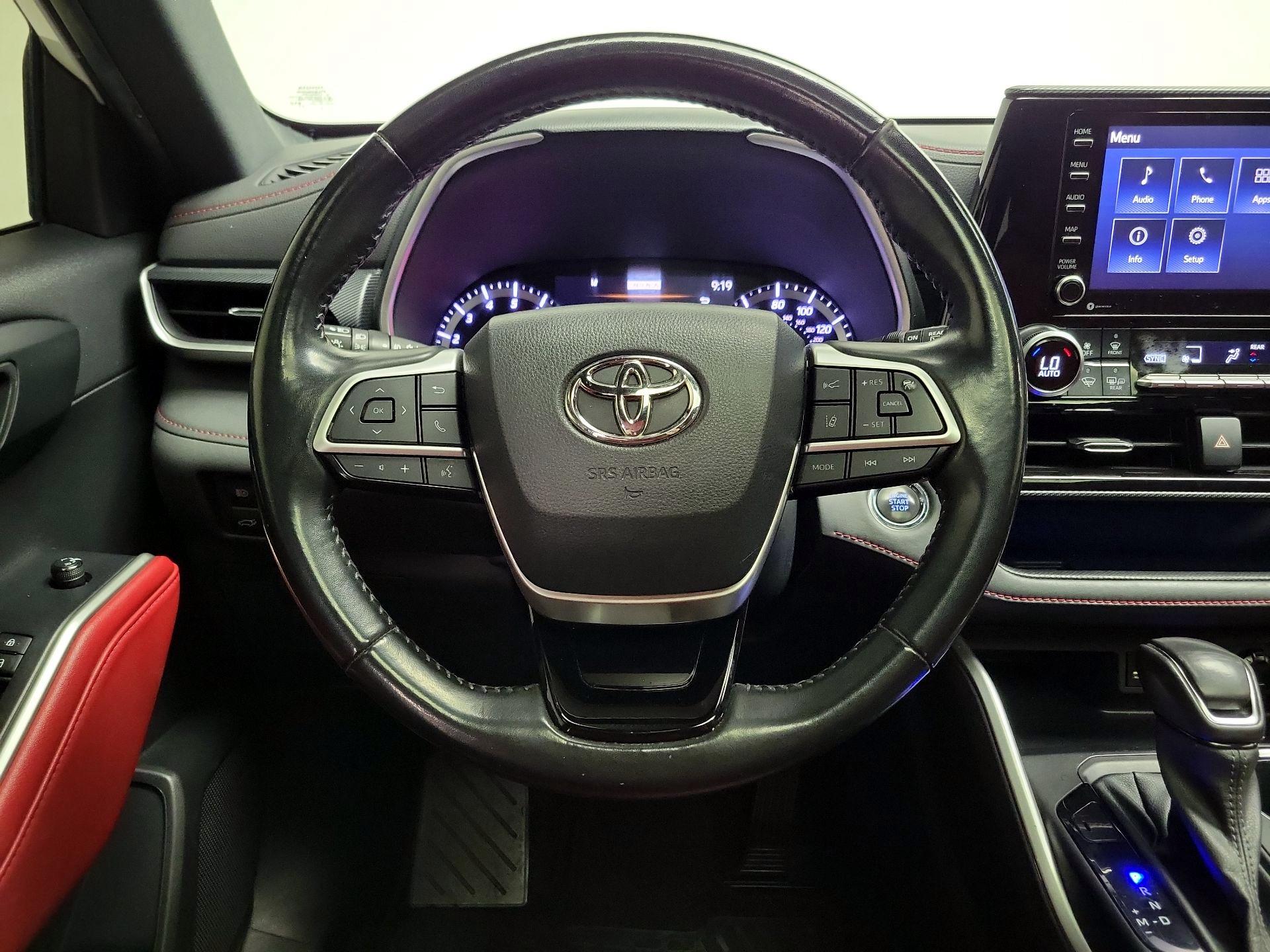 Thumbnail: 2022 Toyota Highlander - 10