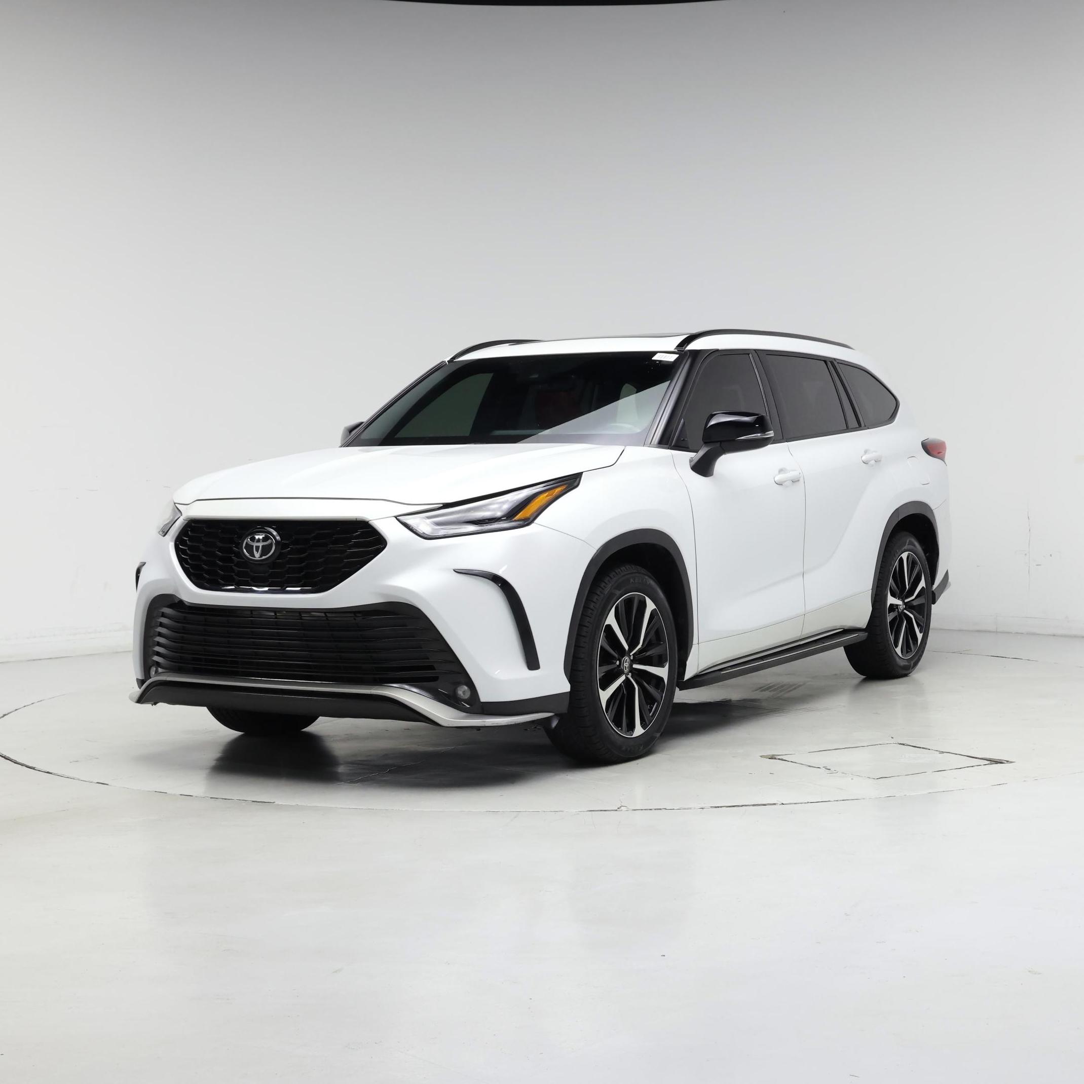 Thumbnail: 2022 Toyota Highlander - 4