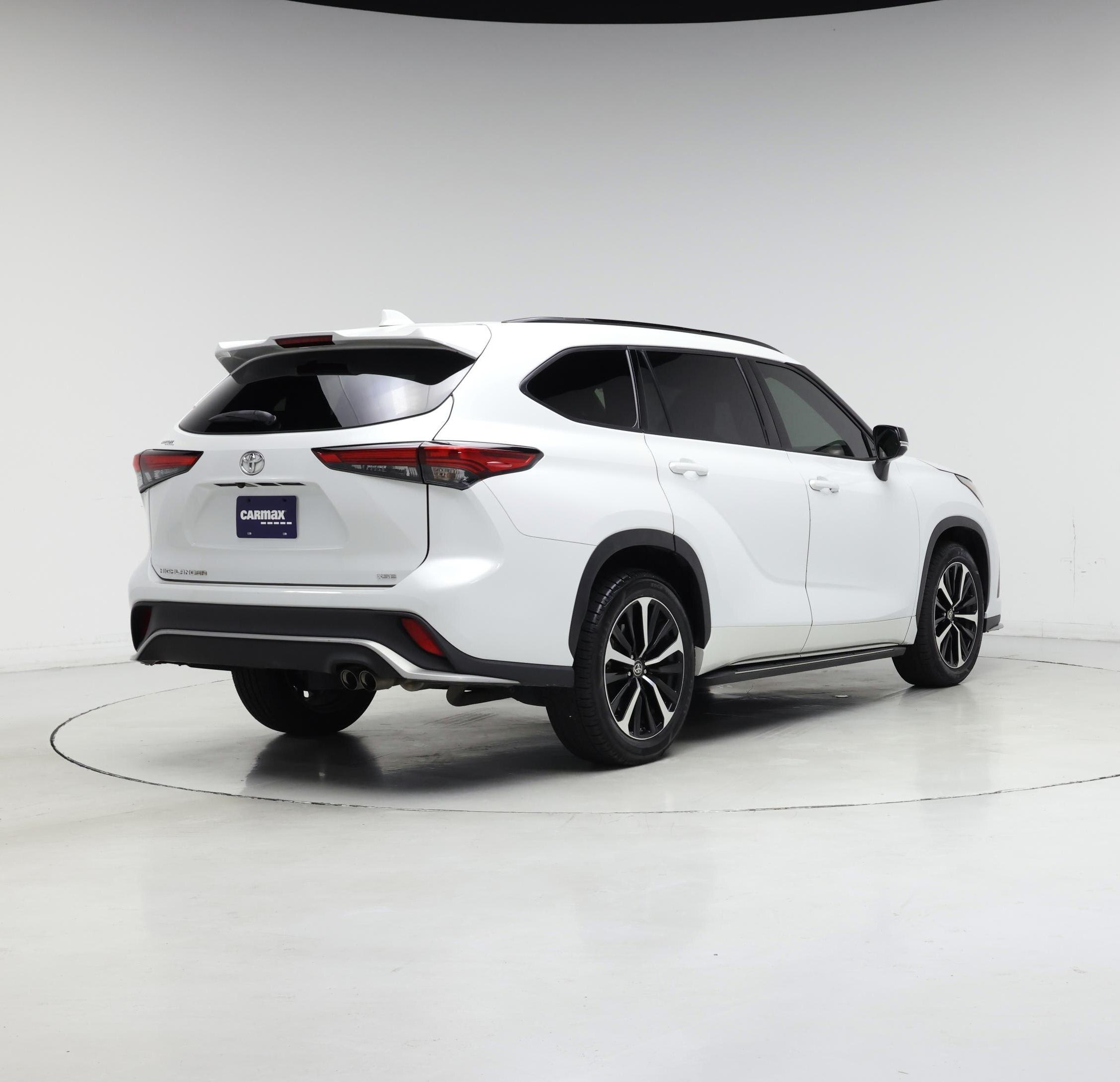 Thumbnail: 2022 Toyota Highlander - 8