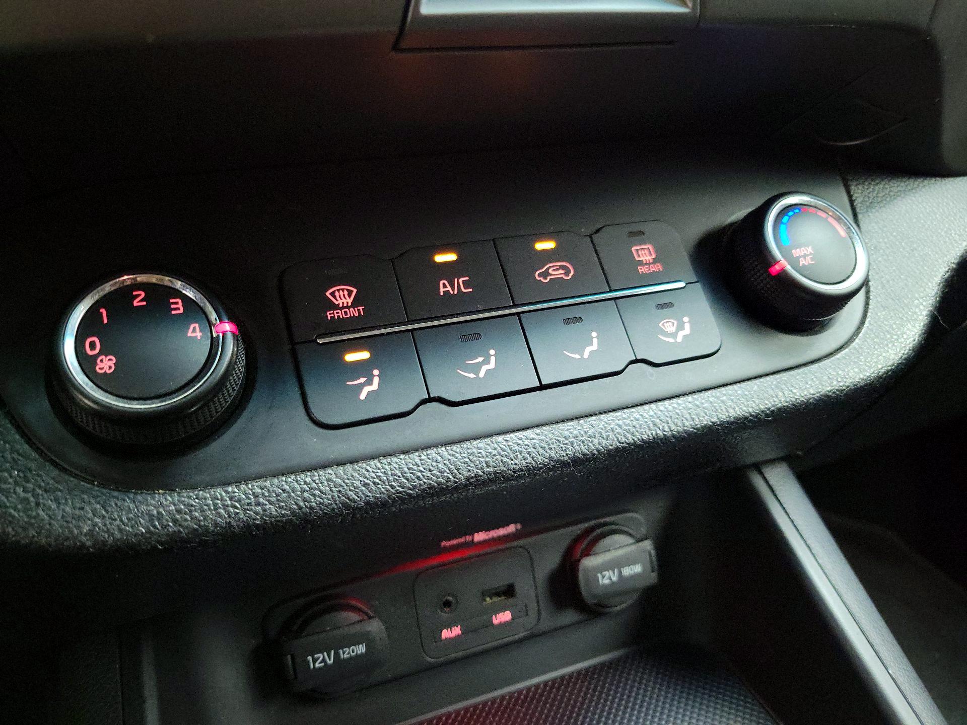 Thumbnail: 2014 Kia Sportage - 16