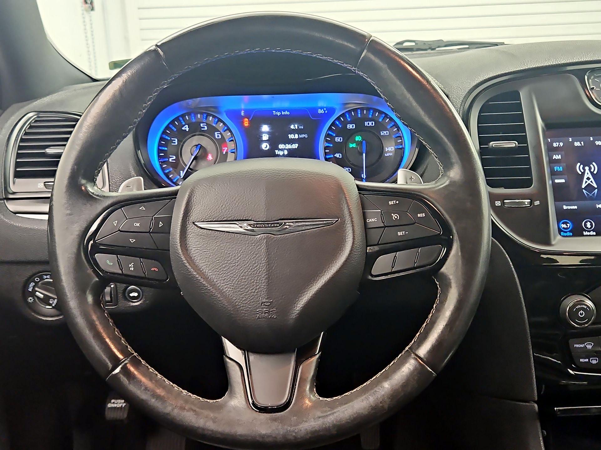 Thumbnail: 2019 Chrysler 300 - 10
