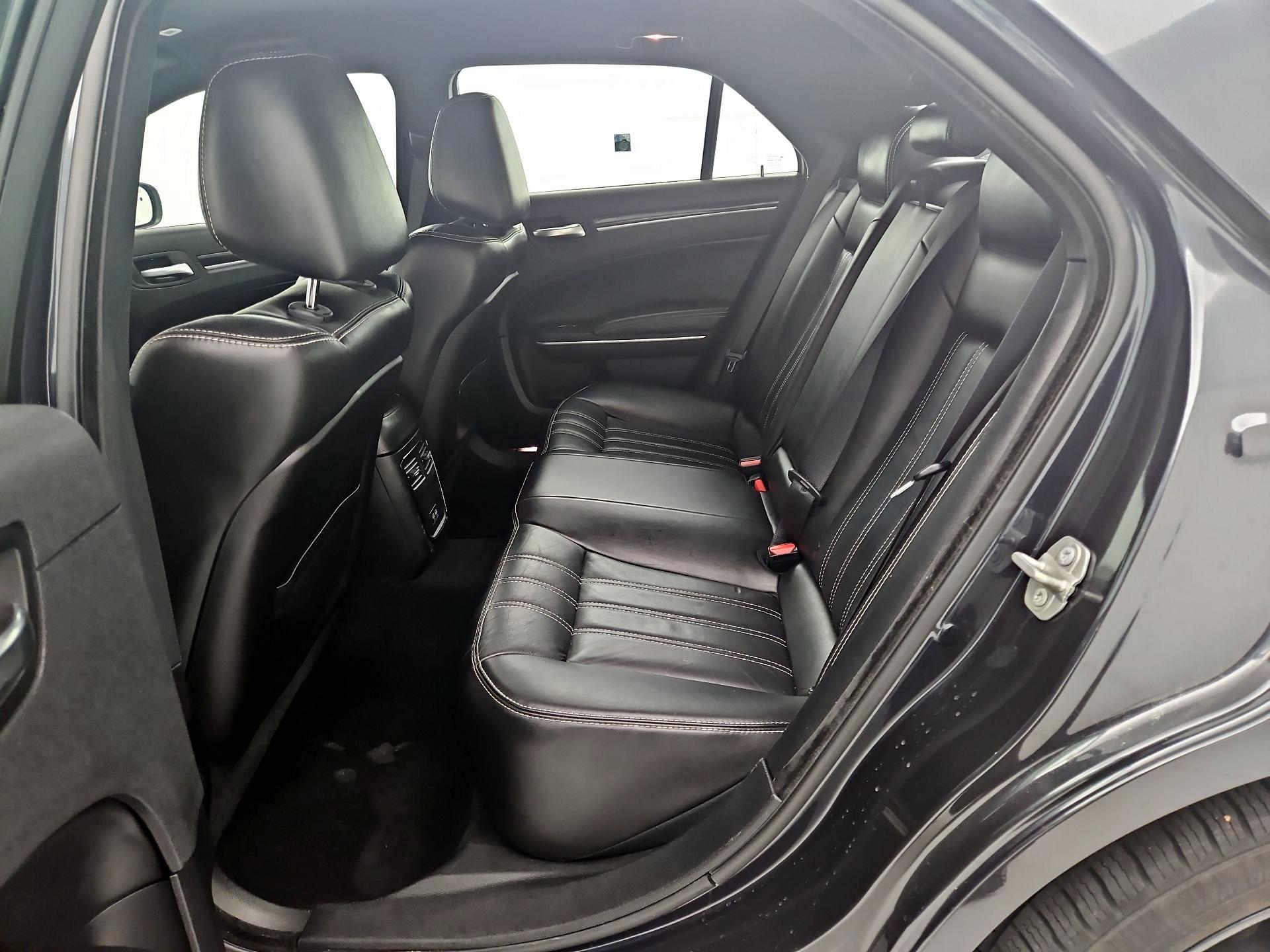 Thumbnail: 2019 Chrysler 300 - 19