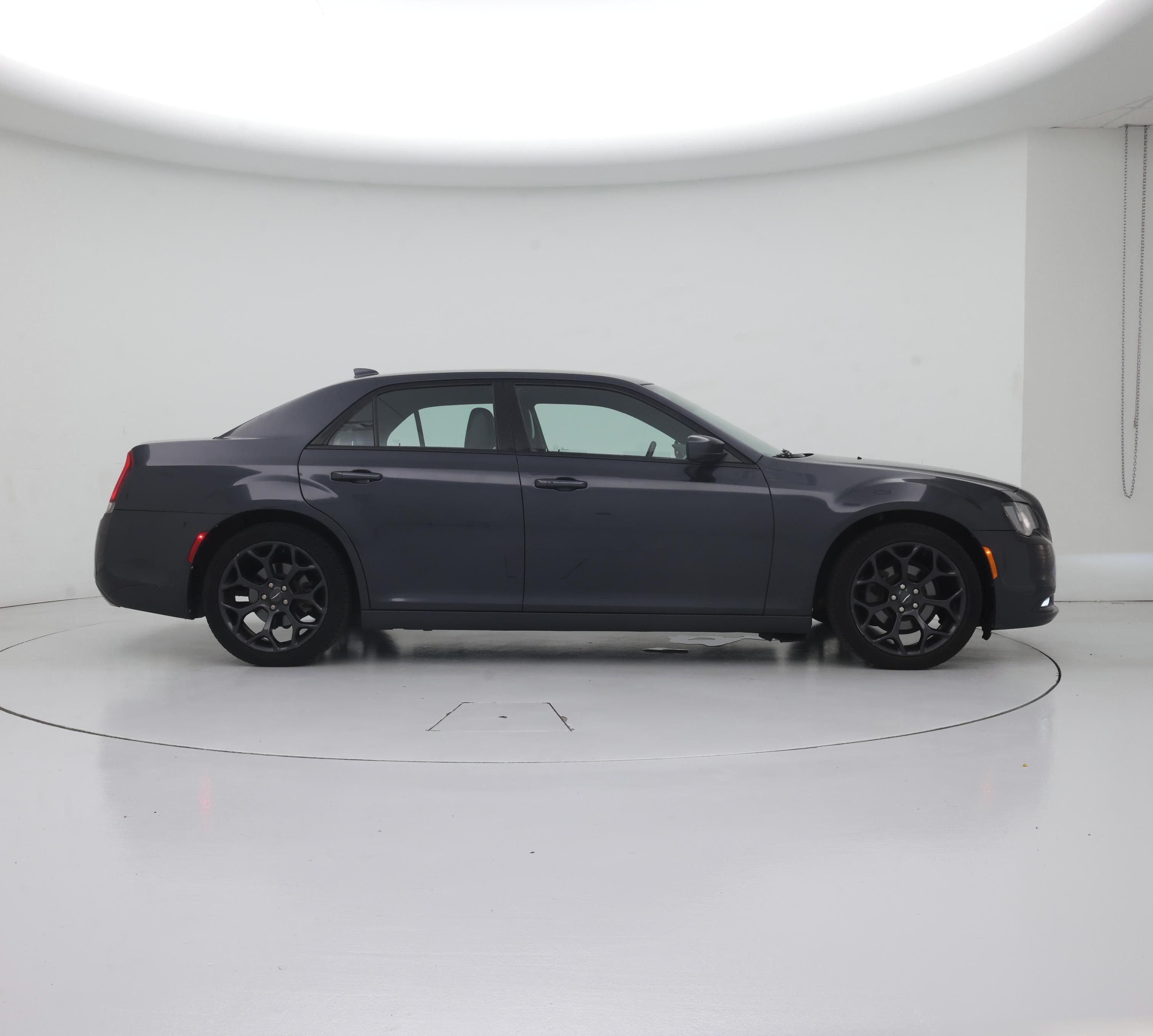 Thumbnail: 2019 Chrysler 300 - 7