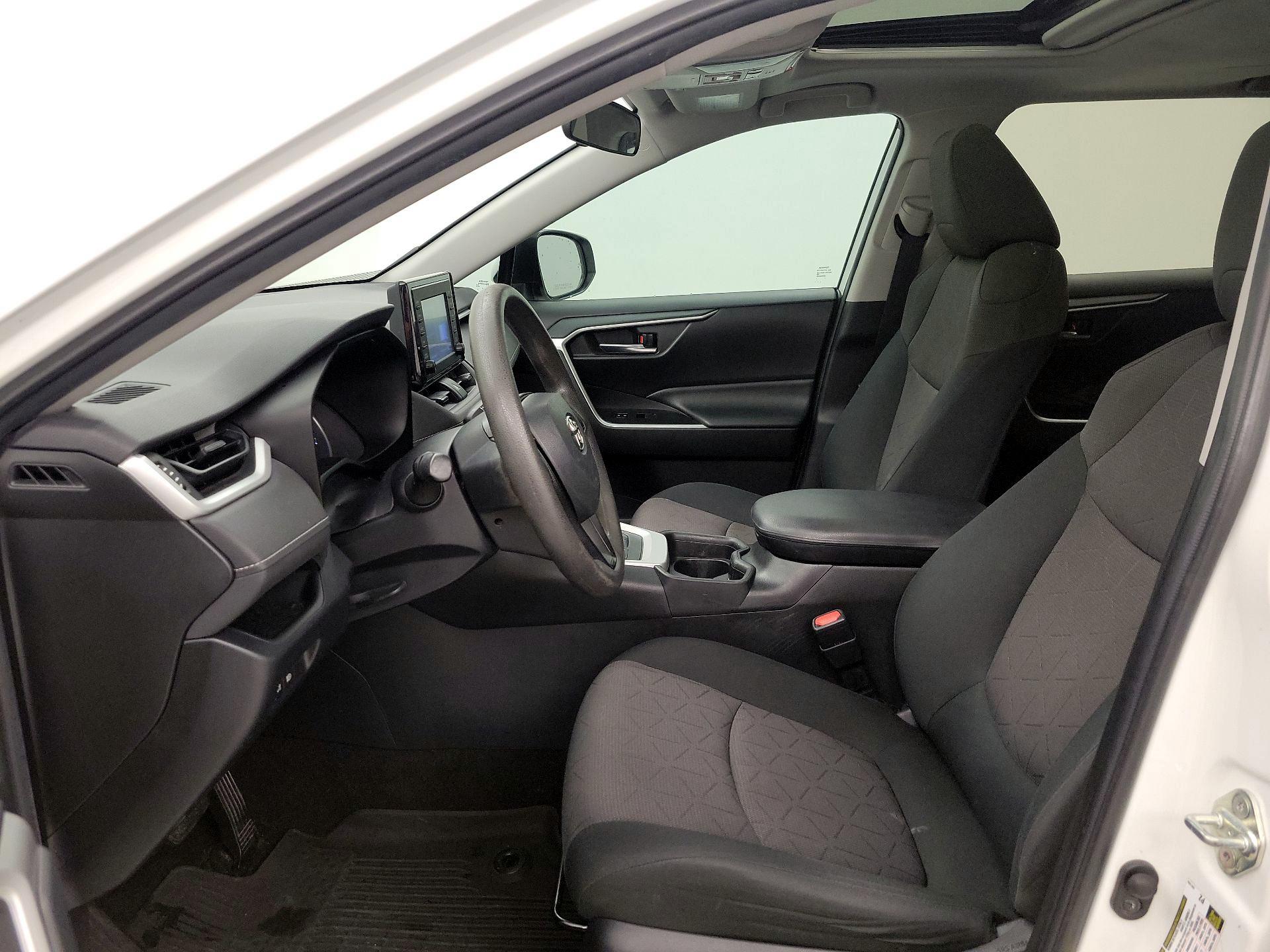 Thumbnail: 2019 Toyota RAV4 - 11