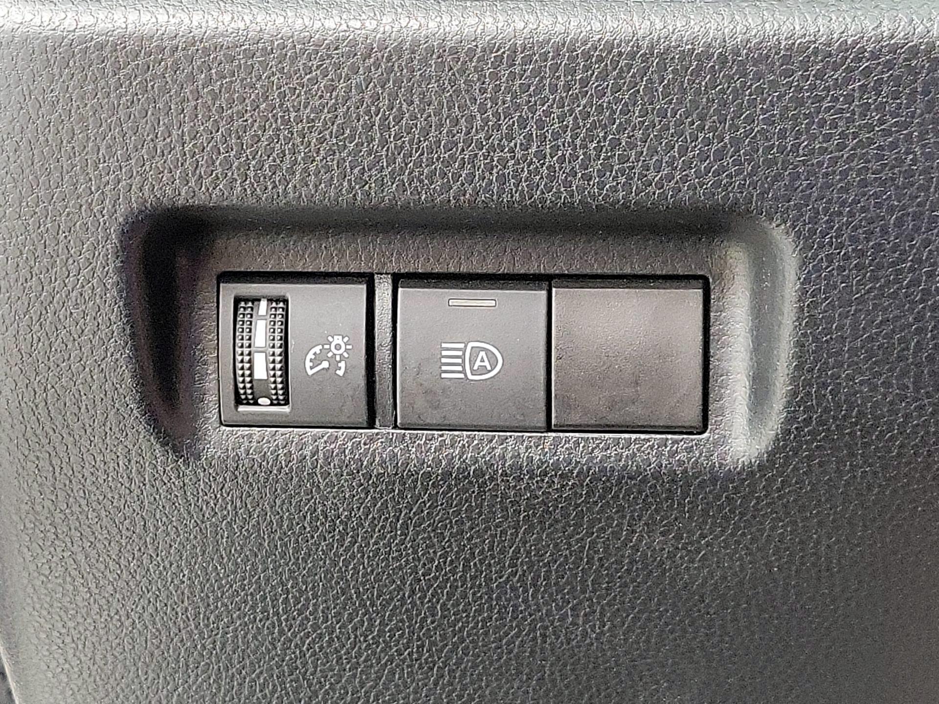 Thumbnail: 2019 Toyota RAV4 - 13