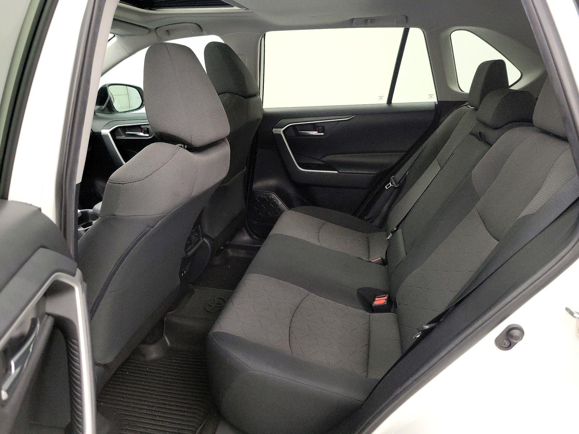 Thumbnail: 2019 Toyota RAV4 - 20