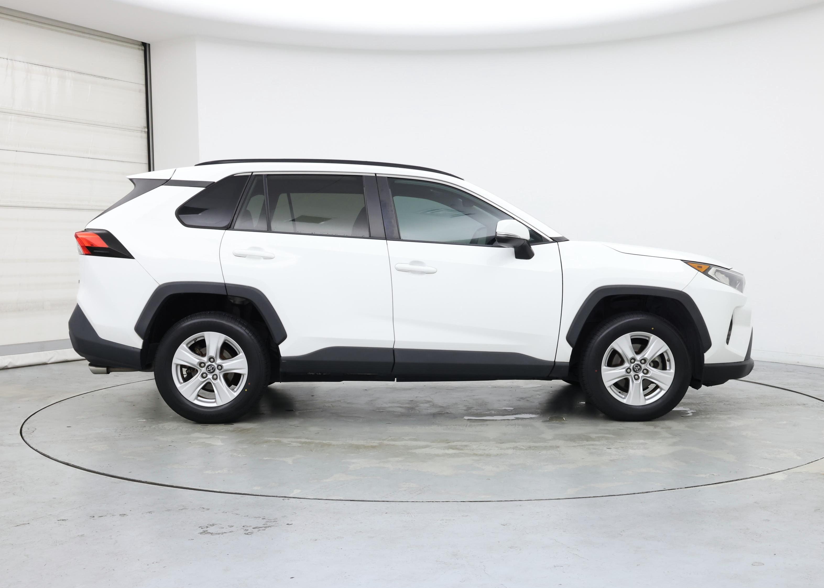 Thumbnail: 2019 Toyota RAV4 - 7