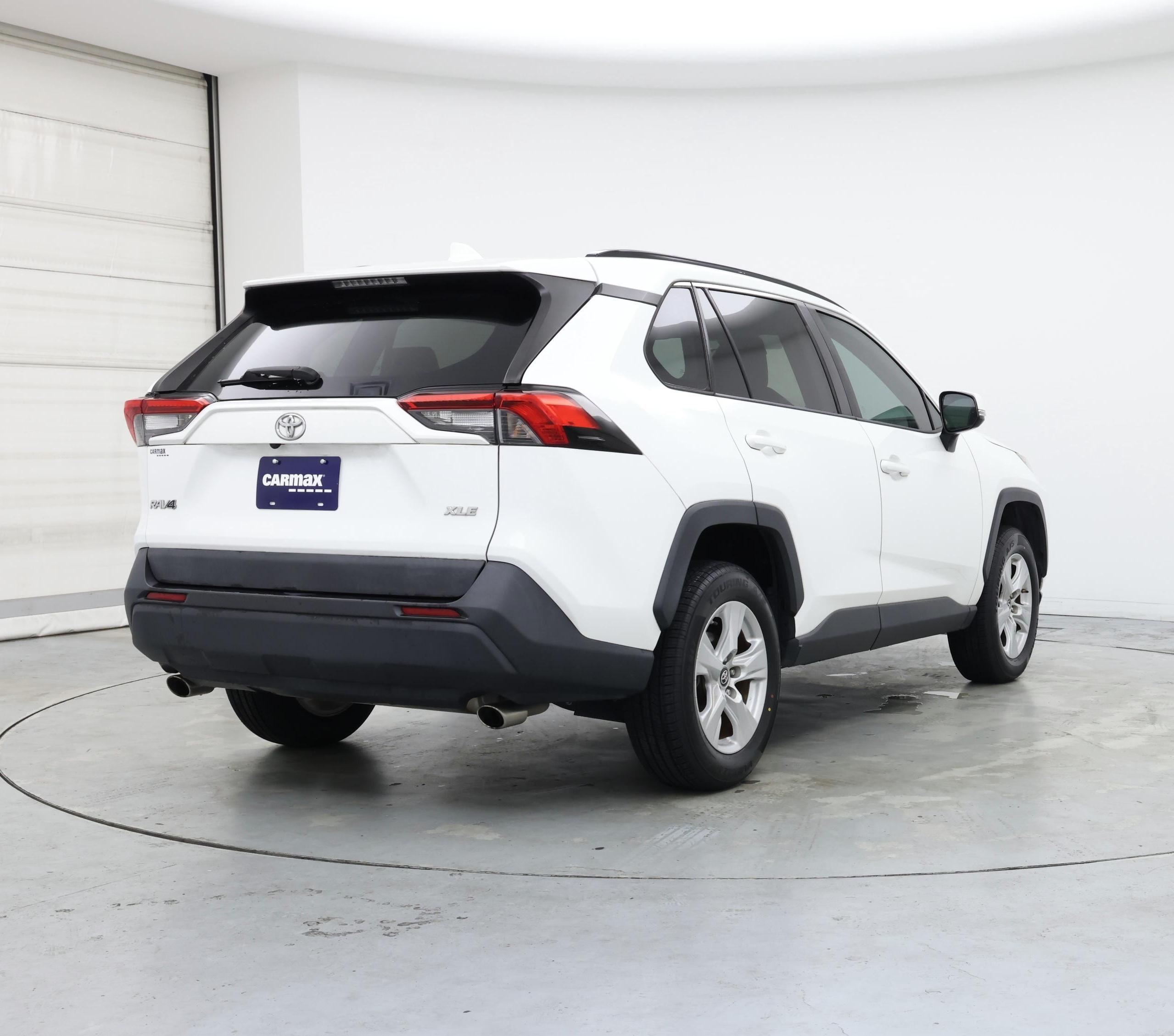 Thumbnail: 2019 Toyota RAV4 - 8